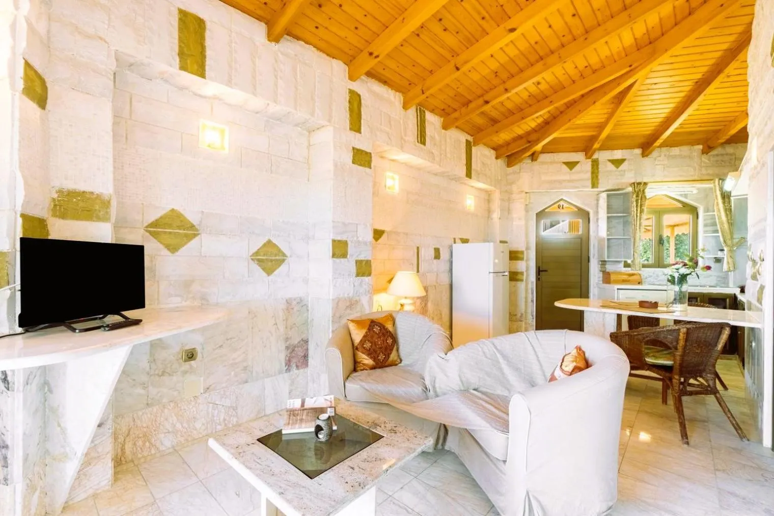 TV and multimedia in Paco's Resort Holiday Flats