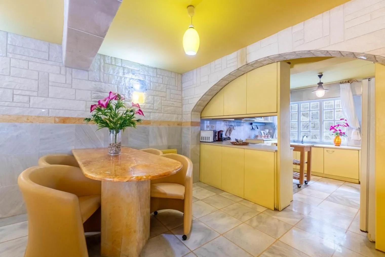 Kitchen or kitchenette in Paco's Resort Holiday Flats