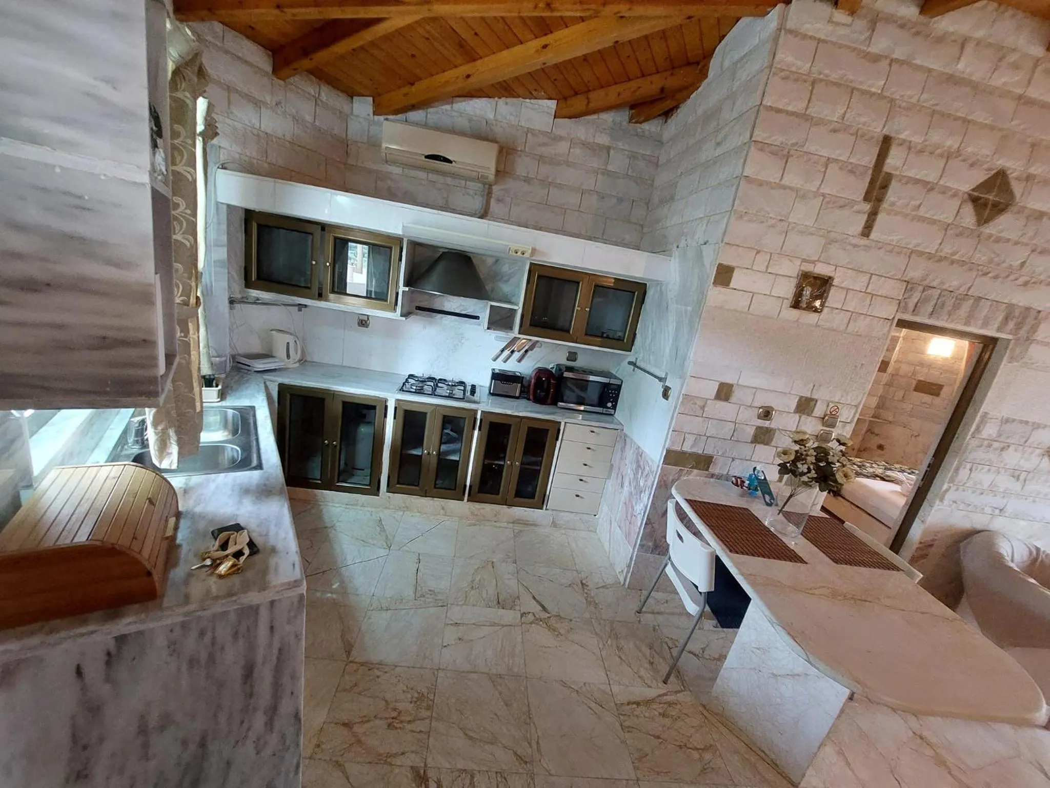 Kitchen or kitchenette in Paco's Resort Holiday Flats