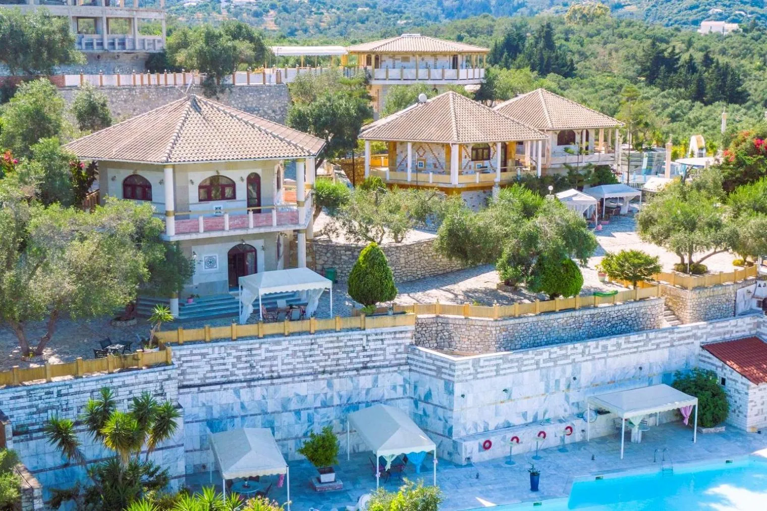 Property building in Paco's Resort Holiday Flats