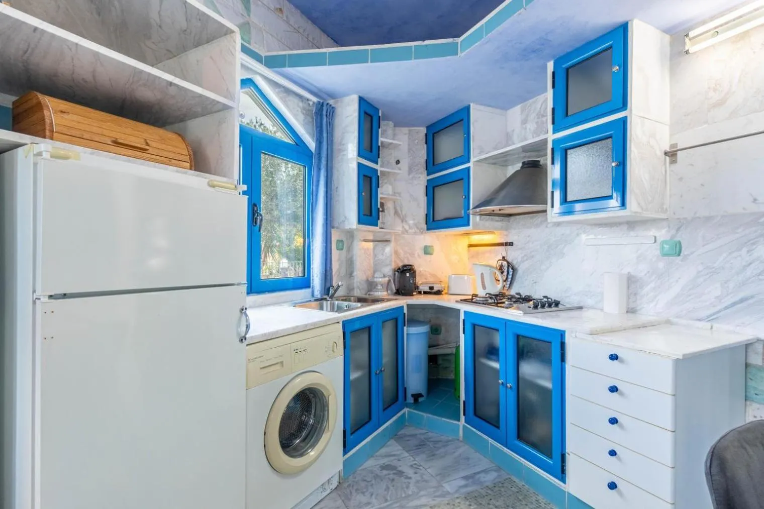 Kitchen or kitchenette in Paco's Resort Holiday Flats