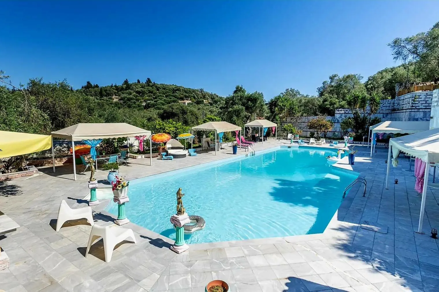 Toilet in Paco's Resort Holiday Flats