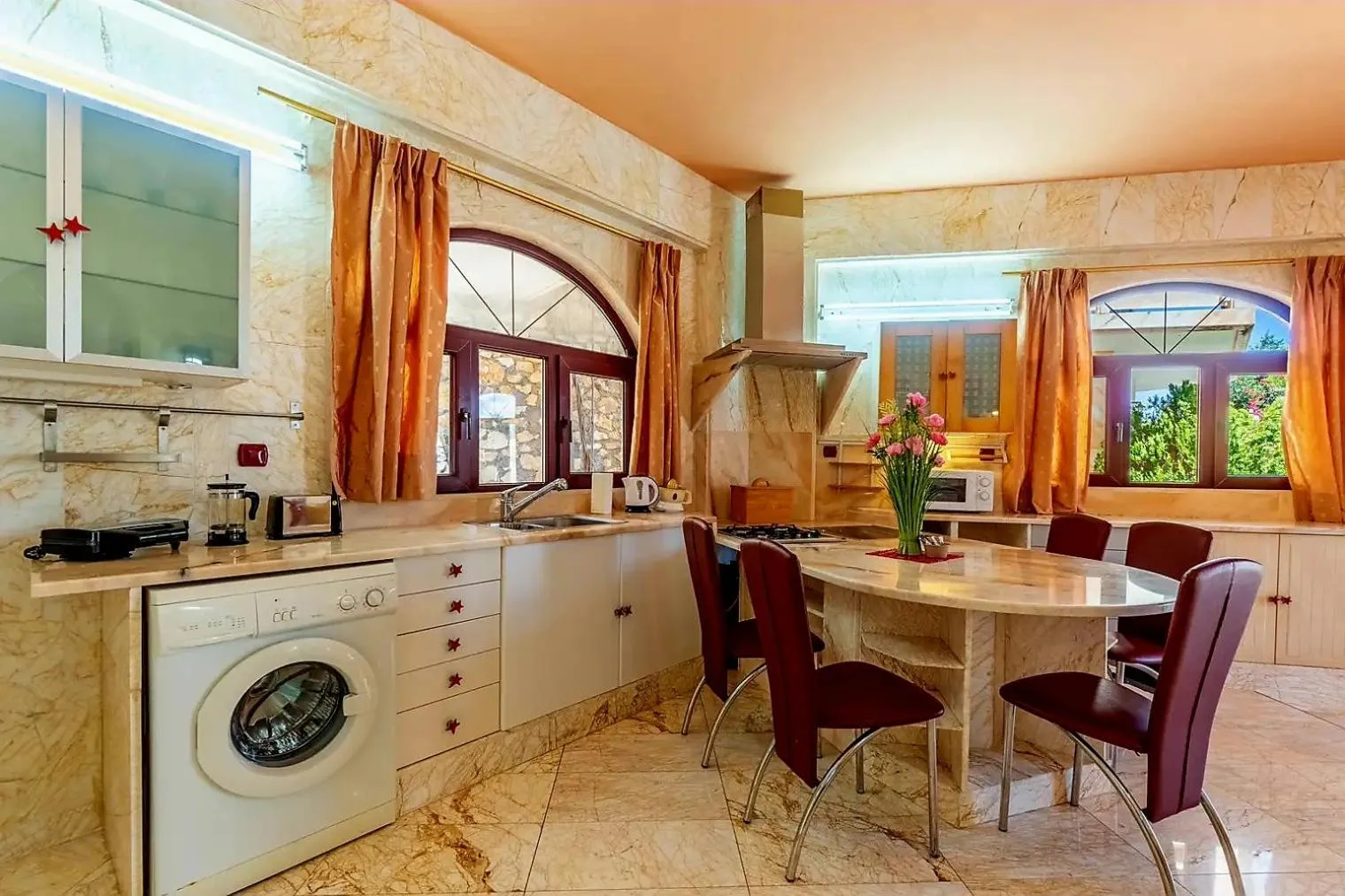 Kitchen or kitchenette in Paco's Resort Holiday Flats