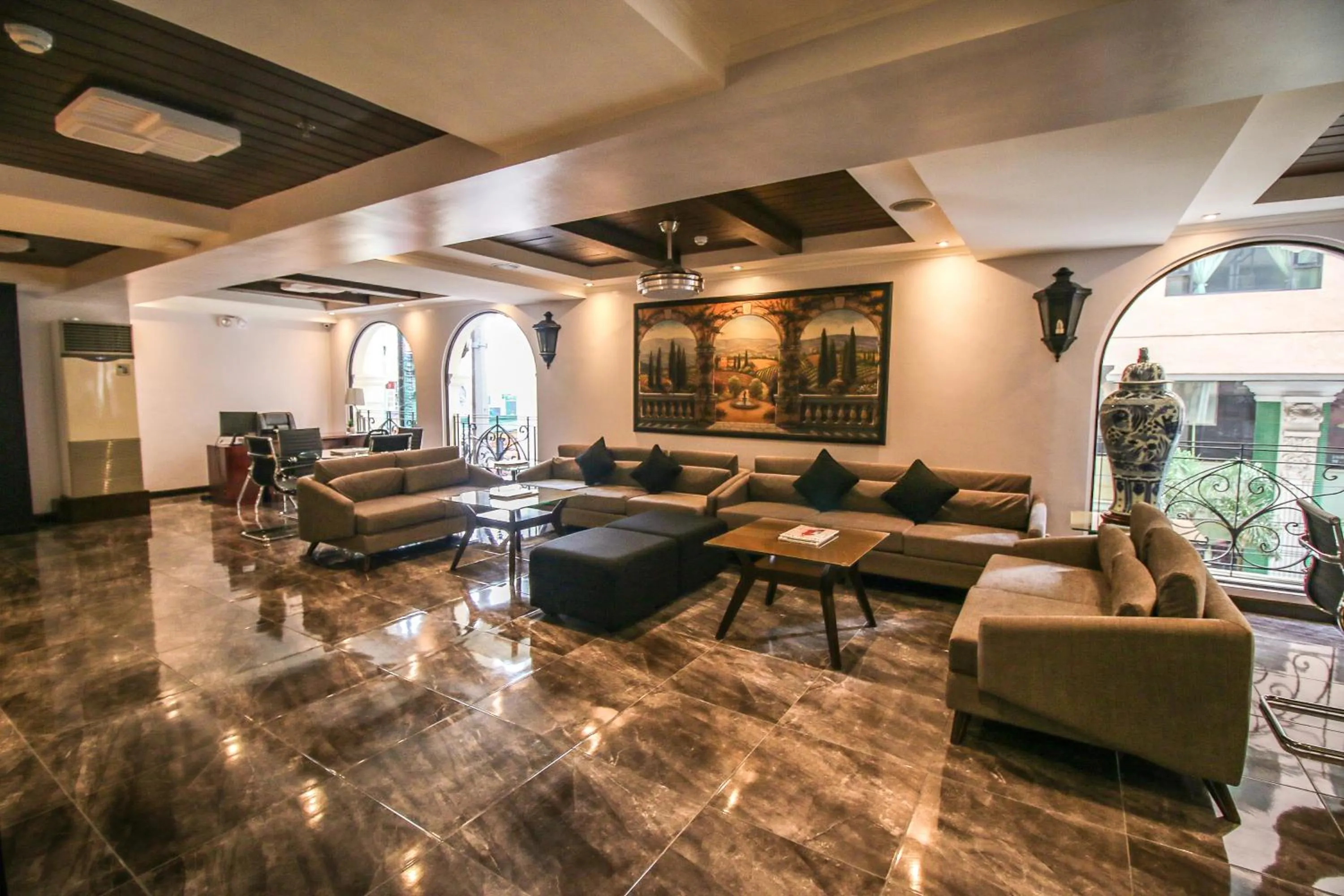 Lobby or reception in Royal Bellagio Hotel