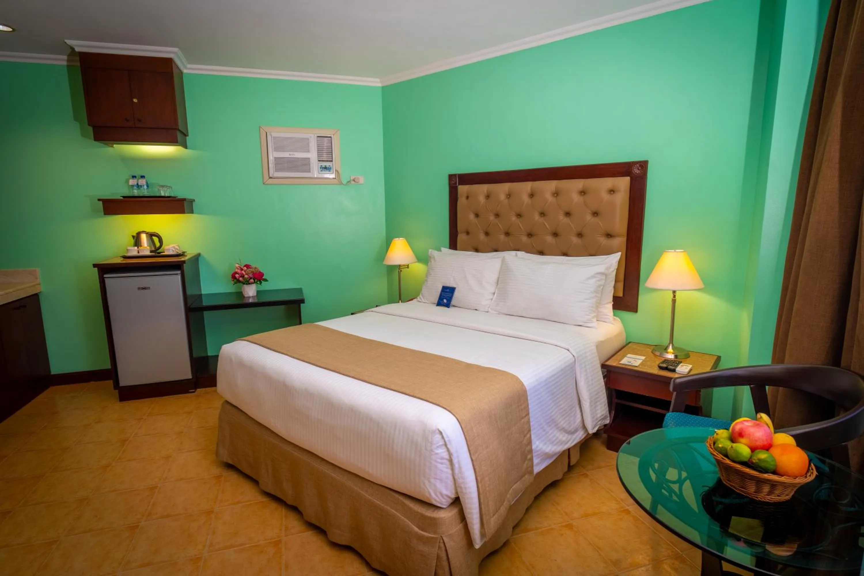 Bedroom, Bed in Royal Bellagio Hotel