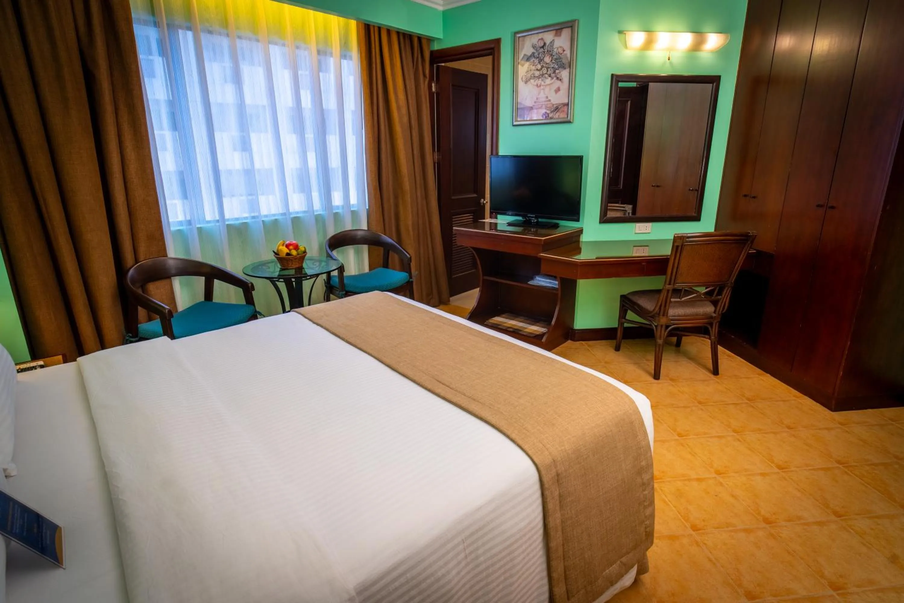 Bedroom, Bed in Royal Bellagio Hotel