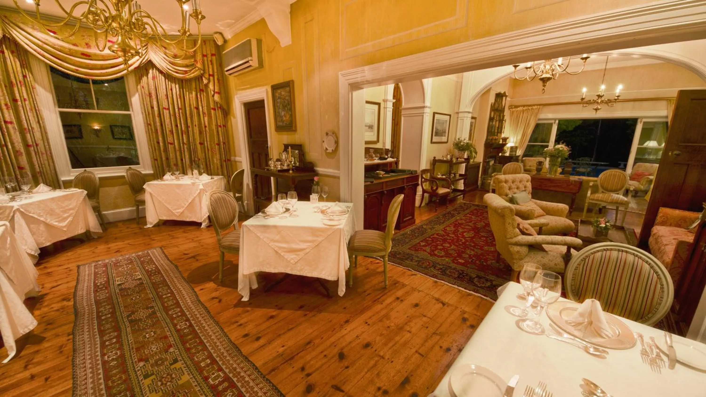 Restaurant/places to eat in Hacklewood Hill Country House