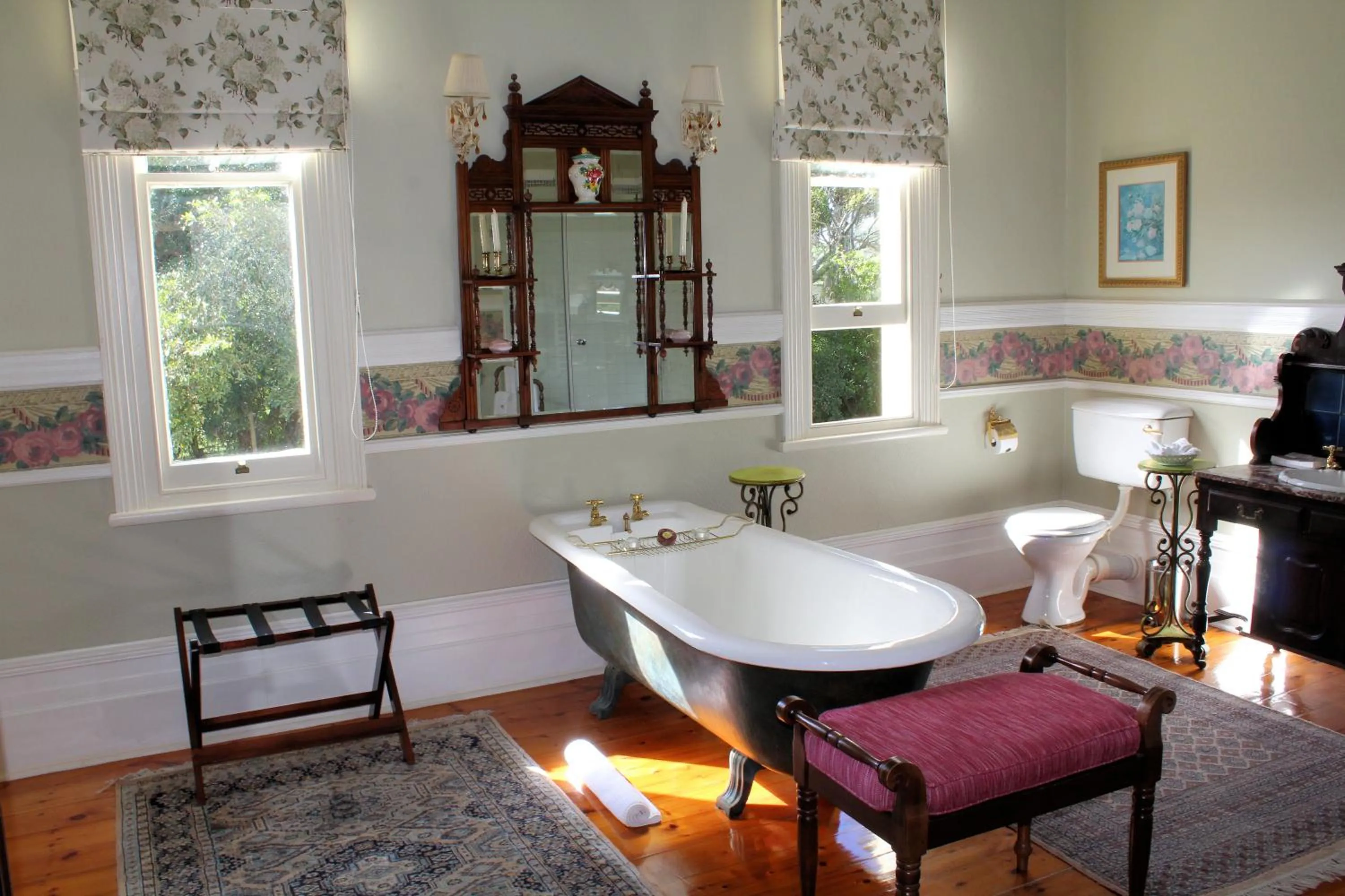 Bathroom in Hacklewood Hill Country House