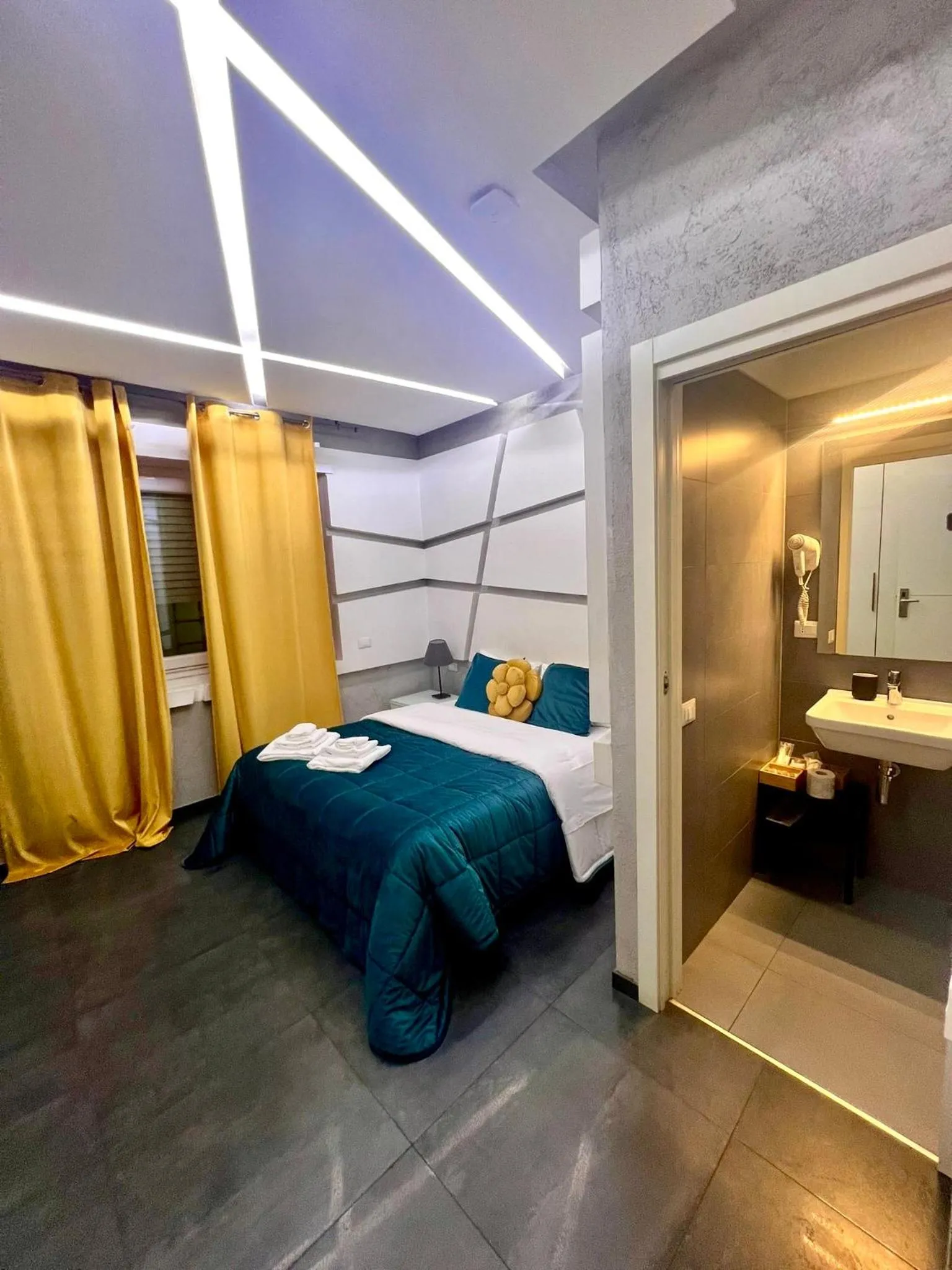 Photo of the whole room, Bed in Le Vie del Vaticano