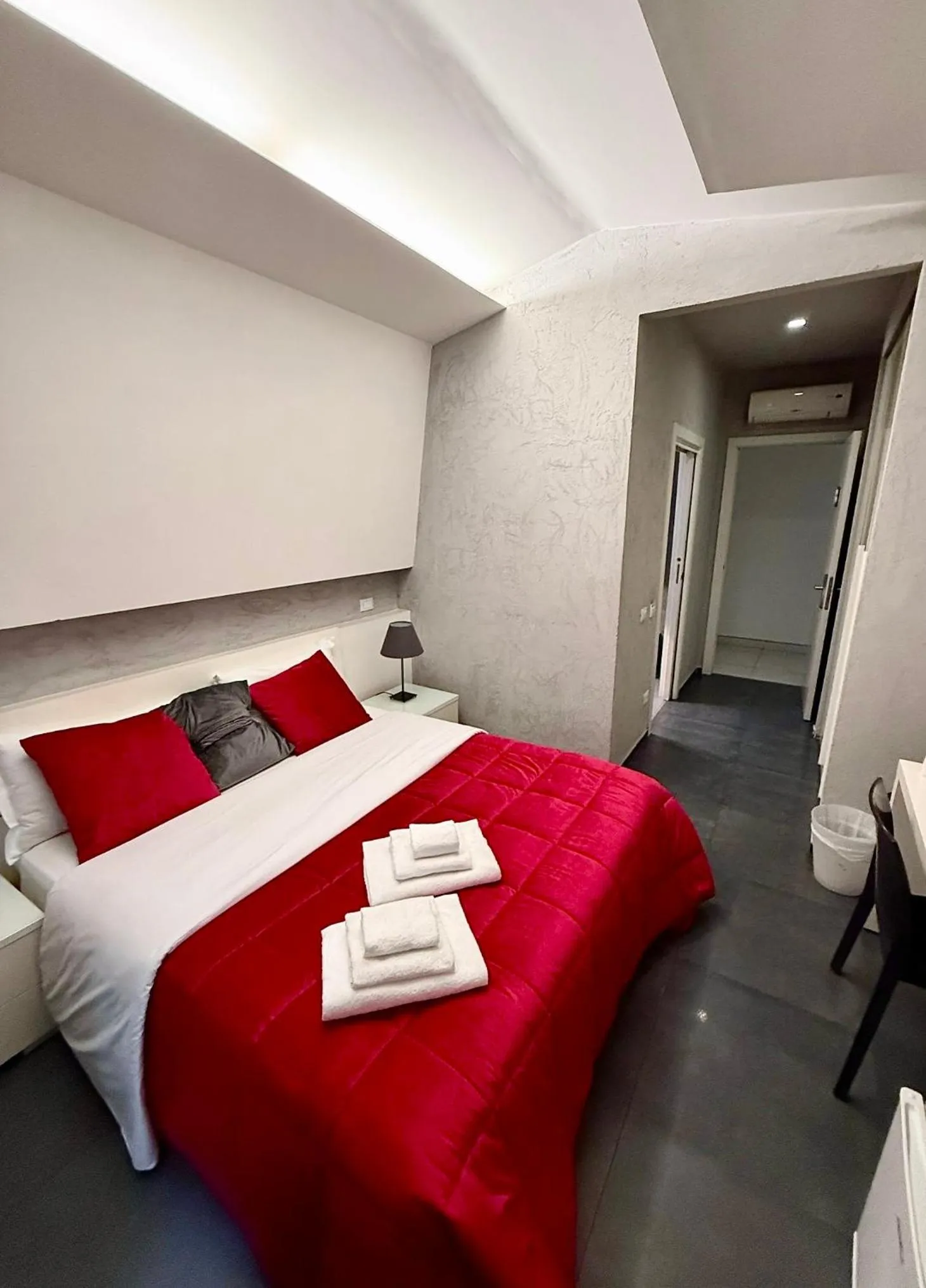 Photo of the whole room, Bed in Le Vie del Vaticano