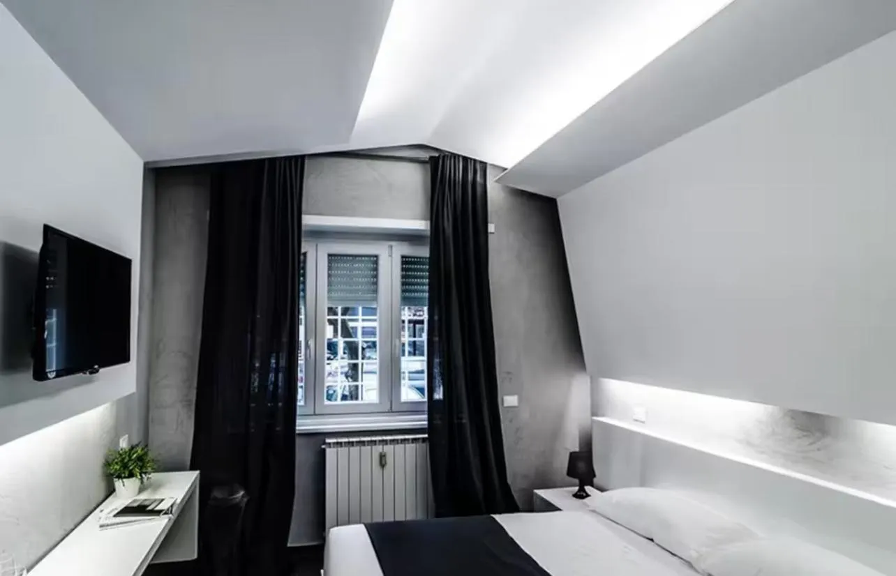 Photo of the whole room, Bed in Le Vie del Vaticano