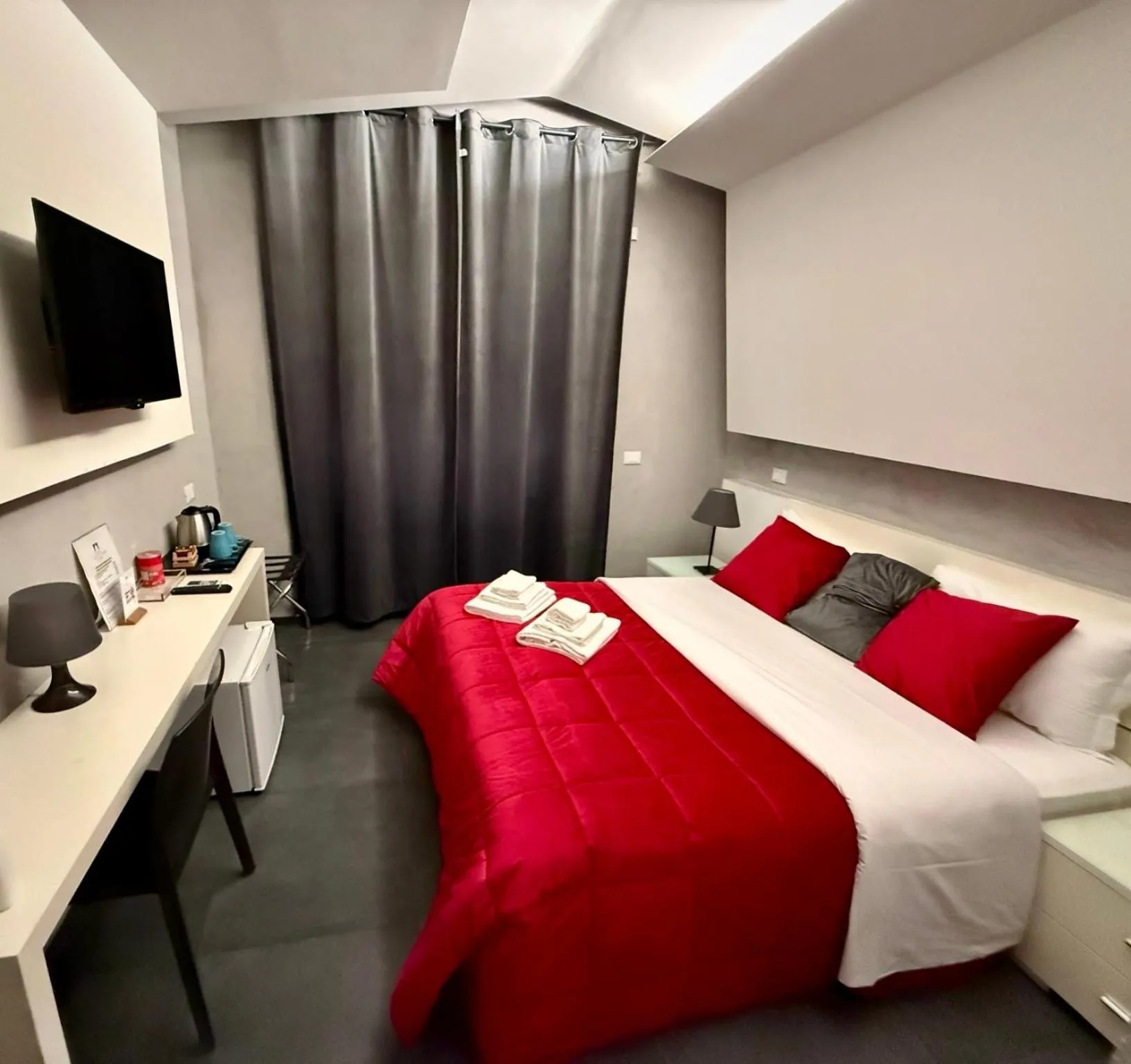 Photo of the whole room, Bed in Le Vie del Vaticano