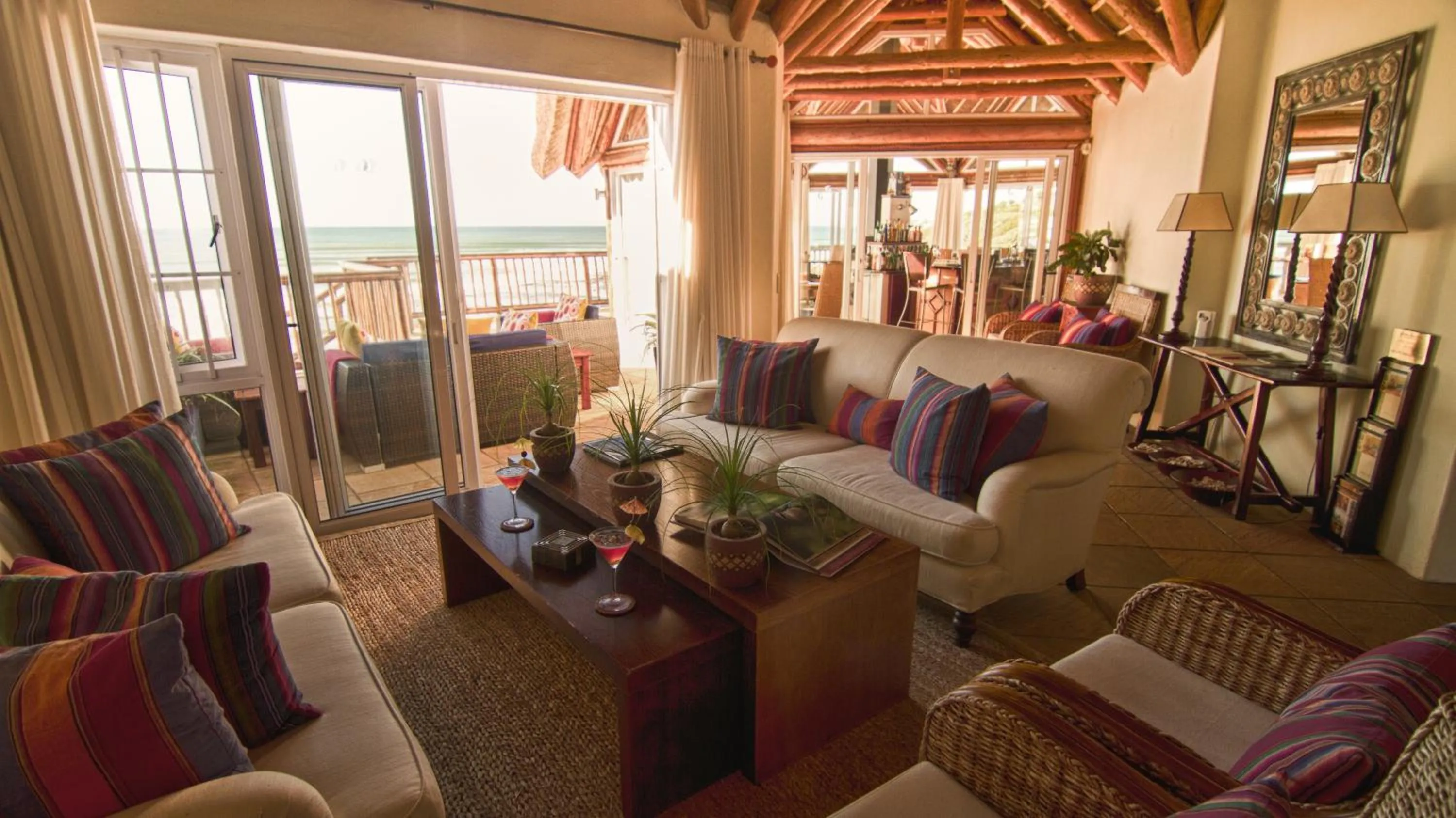 Lounge or bar in The Sands @ St Francis