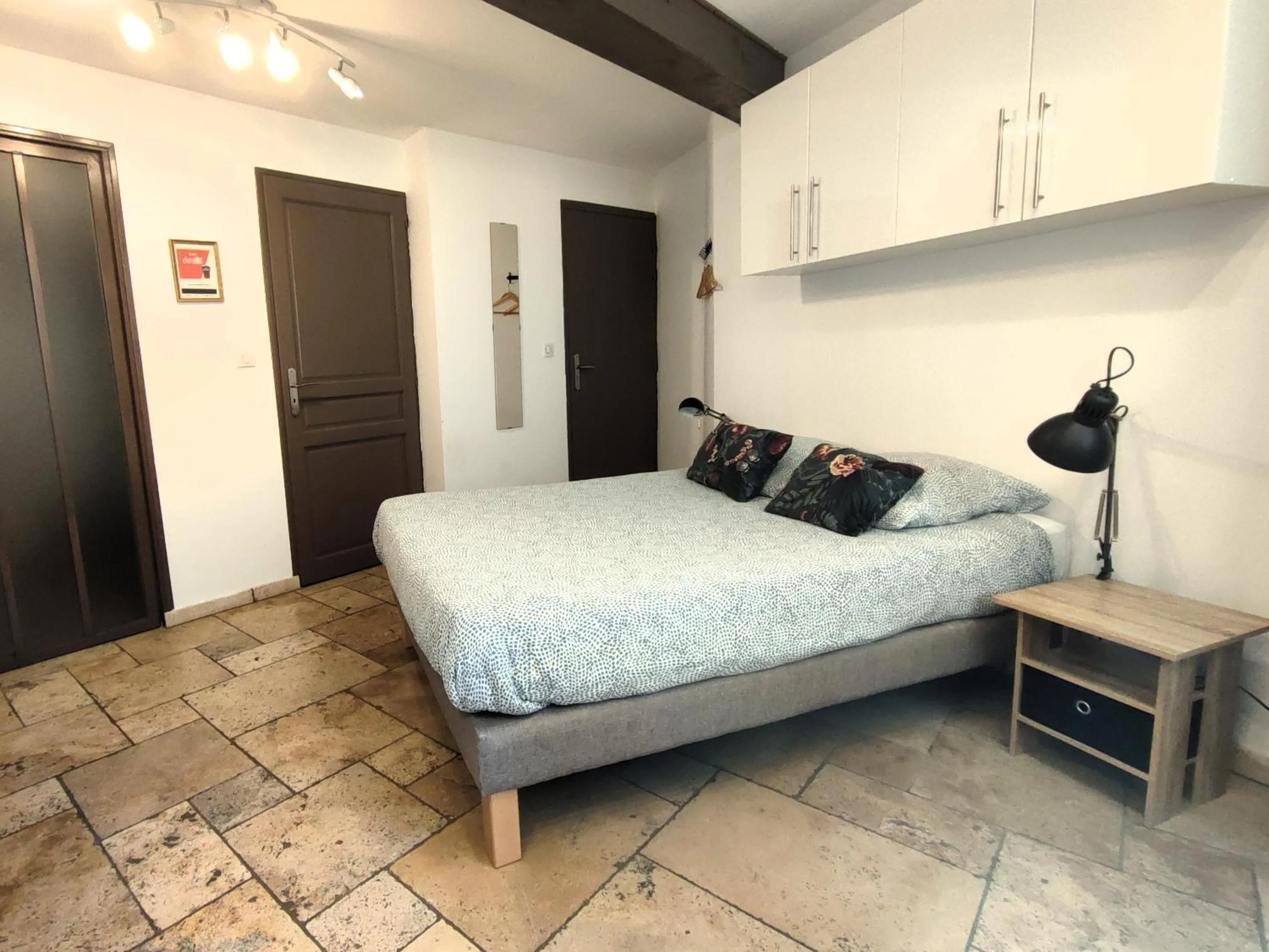 Bedroom, Bed in le Travertin