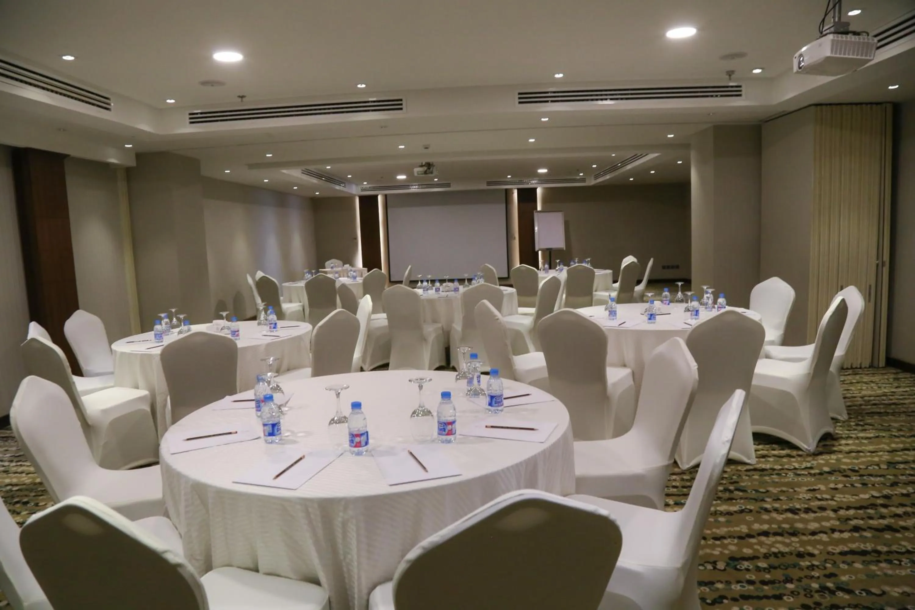 Banquet/Function facilities in Continent Sumou Hotel Al Khobar