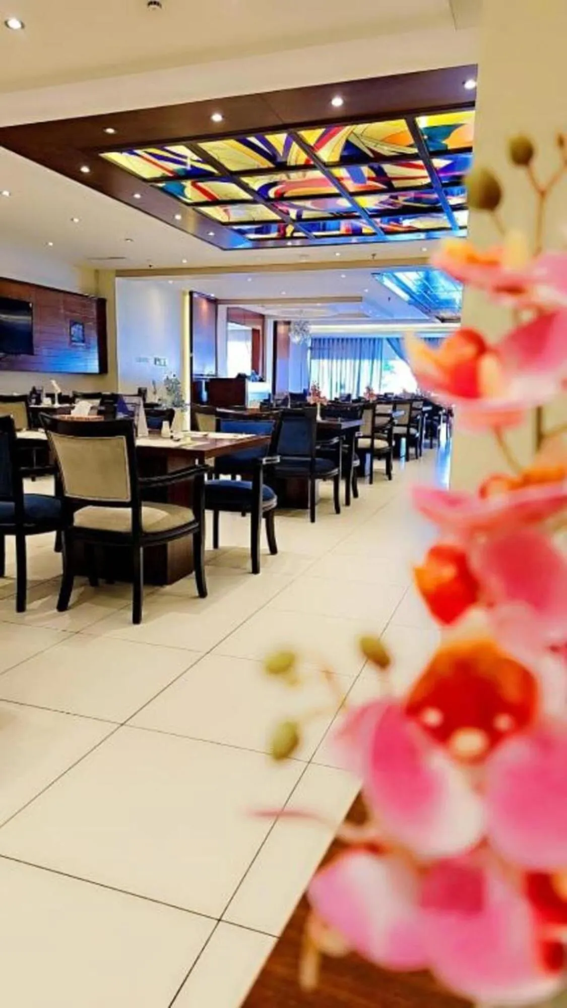 Restaurant/places to eat in Continent Sumou Hotel Al Khobar