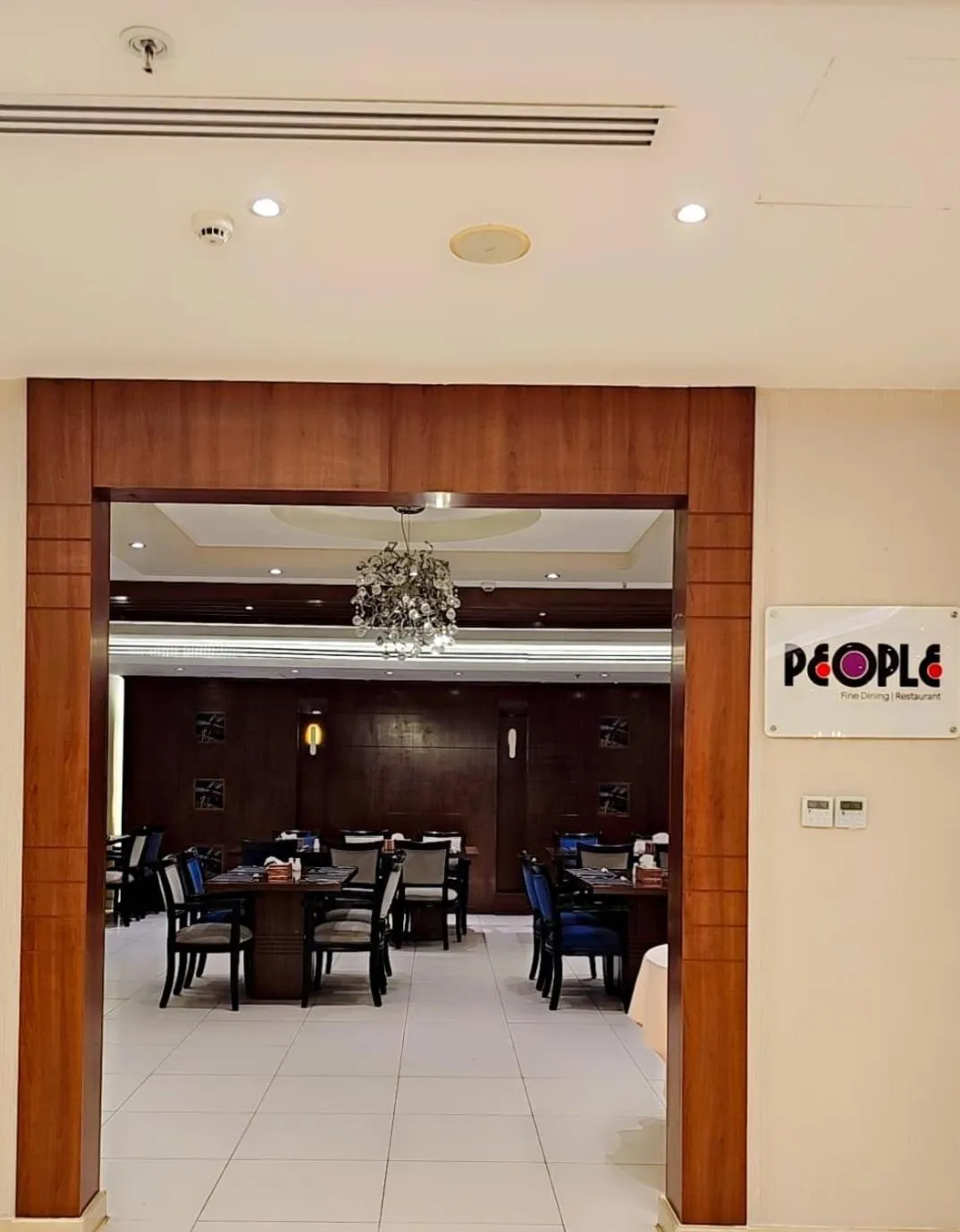 Restaurant/places to eat in Continent Sumou Hotel Al Khobar