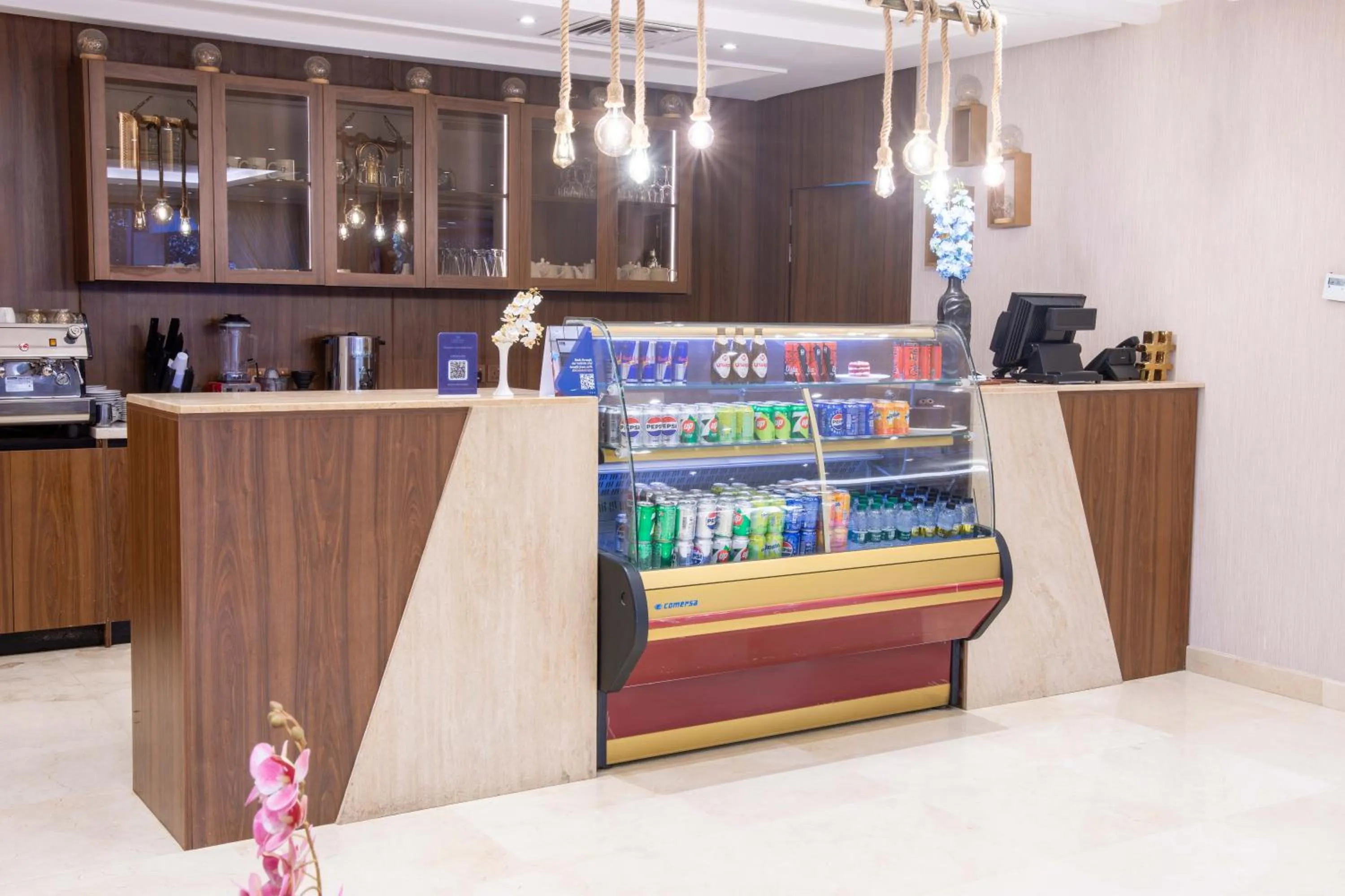 Coffee/tea facilities in Continent Sumou Hotel Al Khobar
