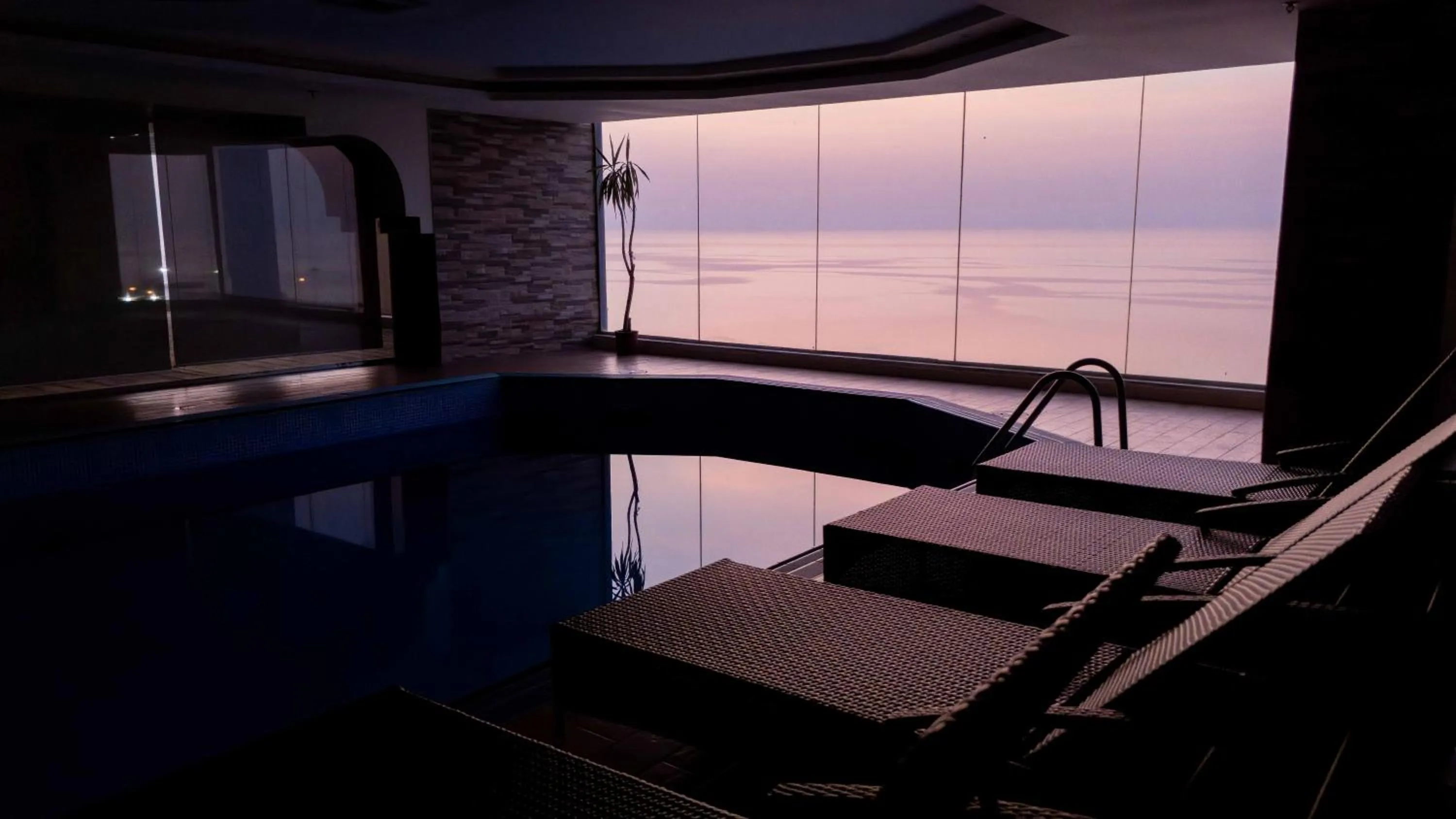 Swimming pool in Continent Sumou Hotel Al Khobar