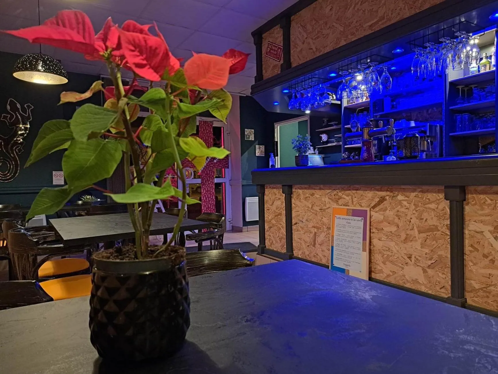 Restaurant/places to eat in Hôtel Les Deux Porches