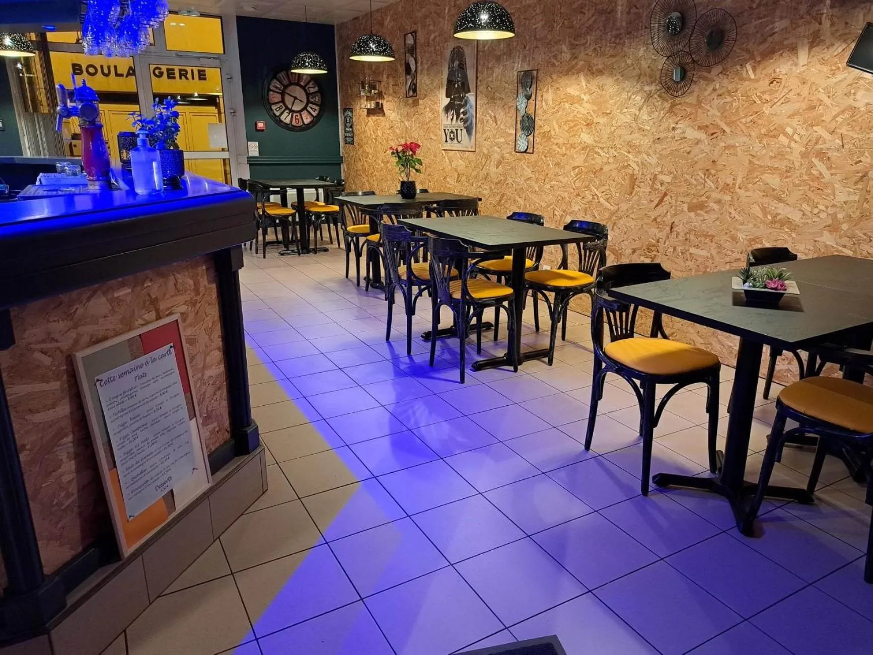 Restaurant/places to eat in Hôtel Les Deux Porches