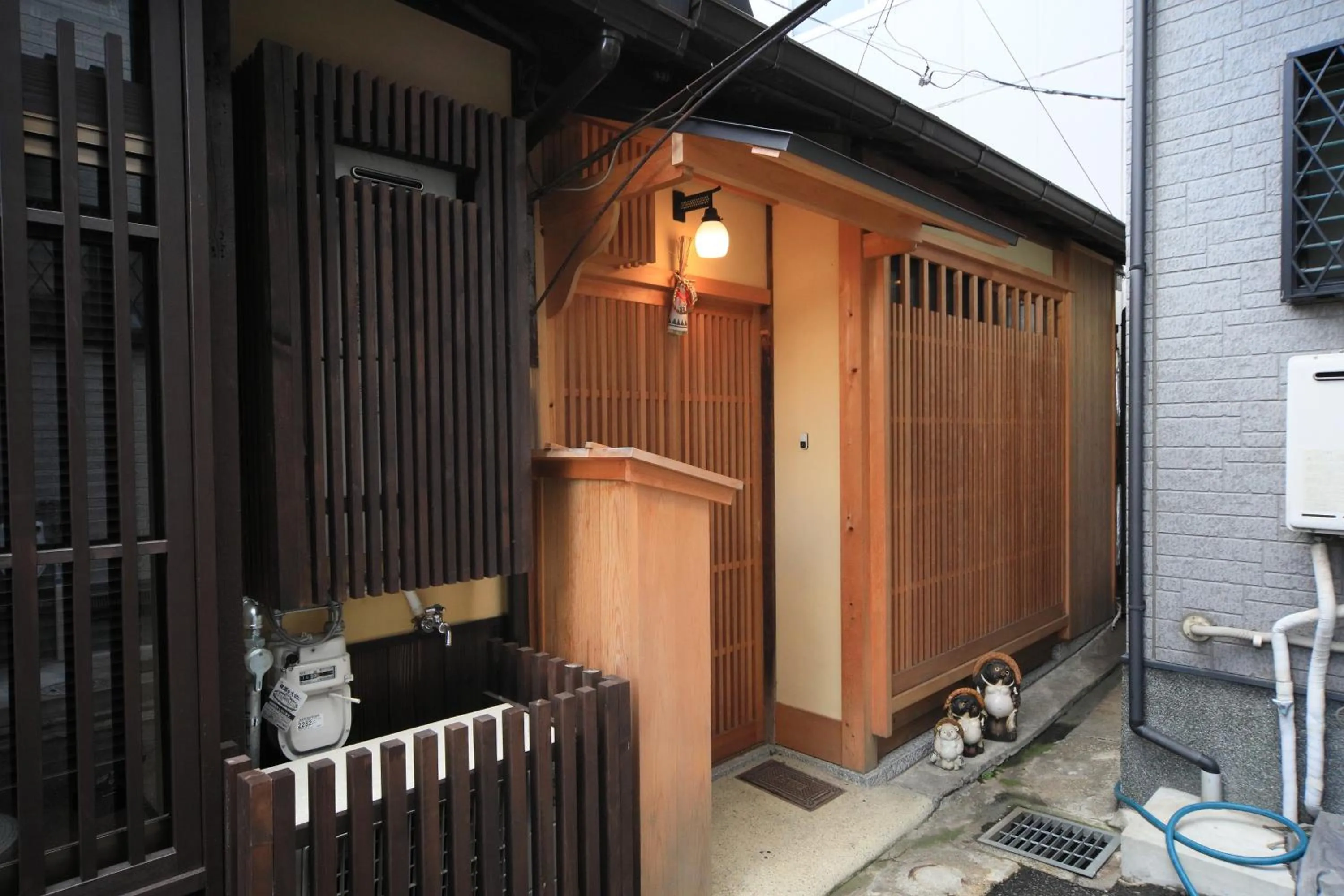 Property building in Kyomachiya Gion Miyagawatei