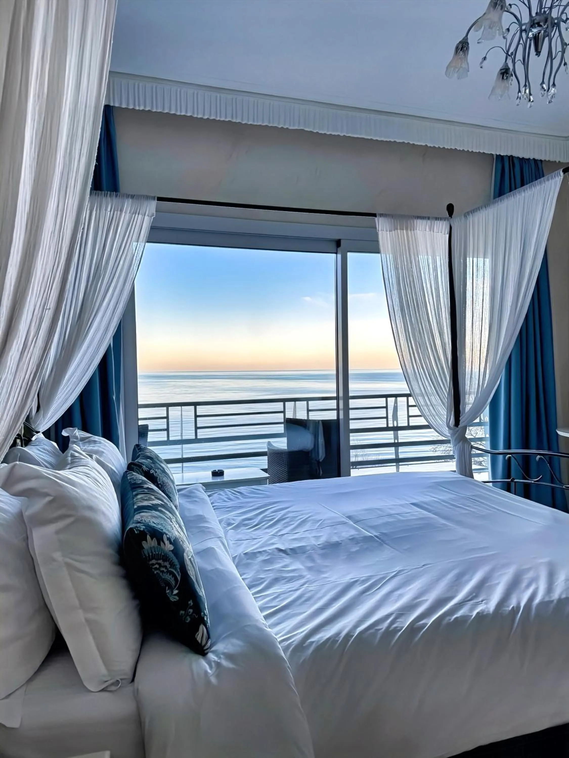 Bed in Panorama Suites & Spa - Adults Only