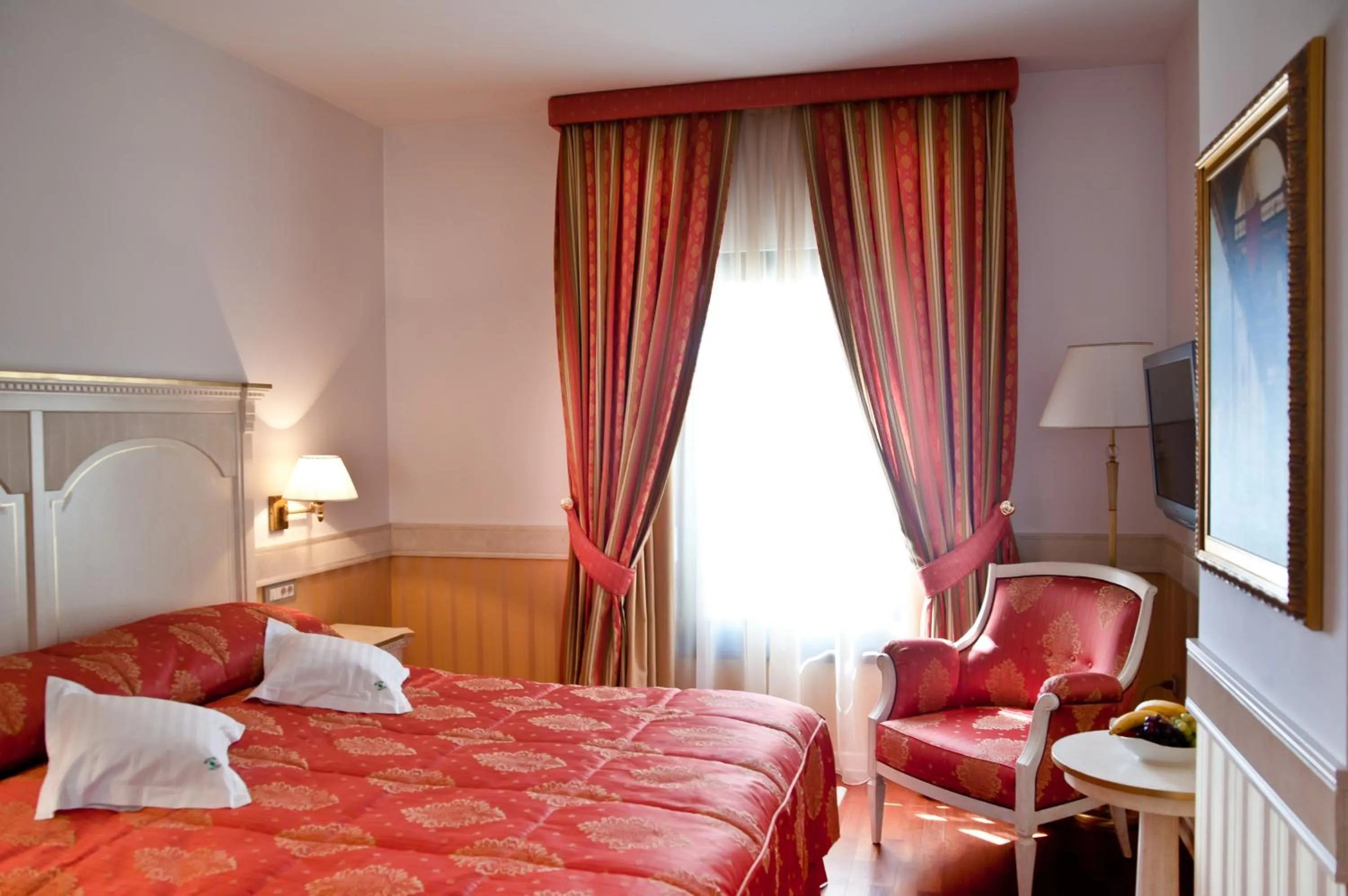 Photo of the whole room, Bed in Hotel Beyfin