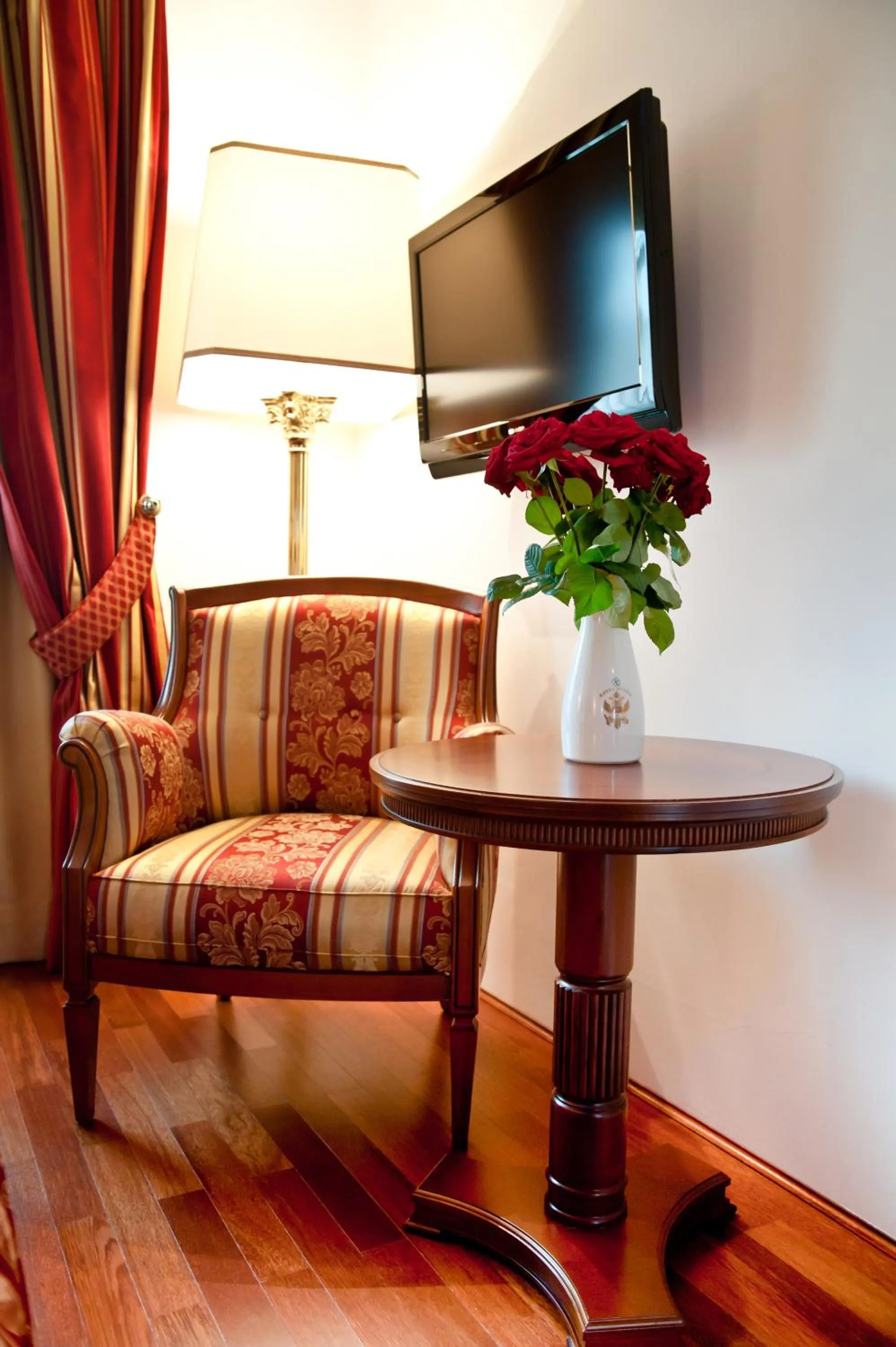 TV and multimedia in Hotel Beyfin