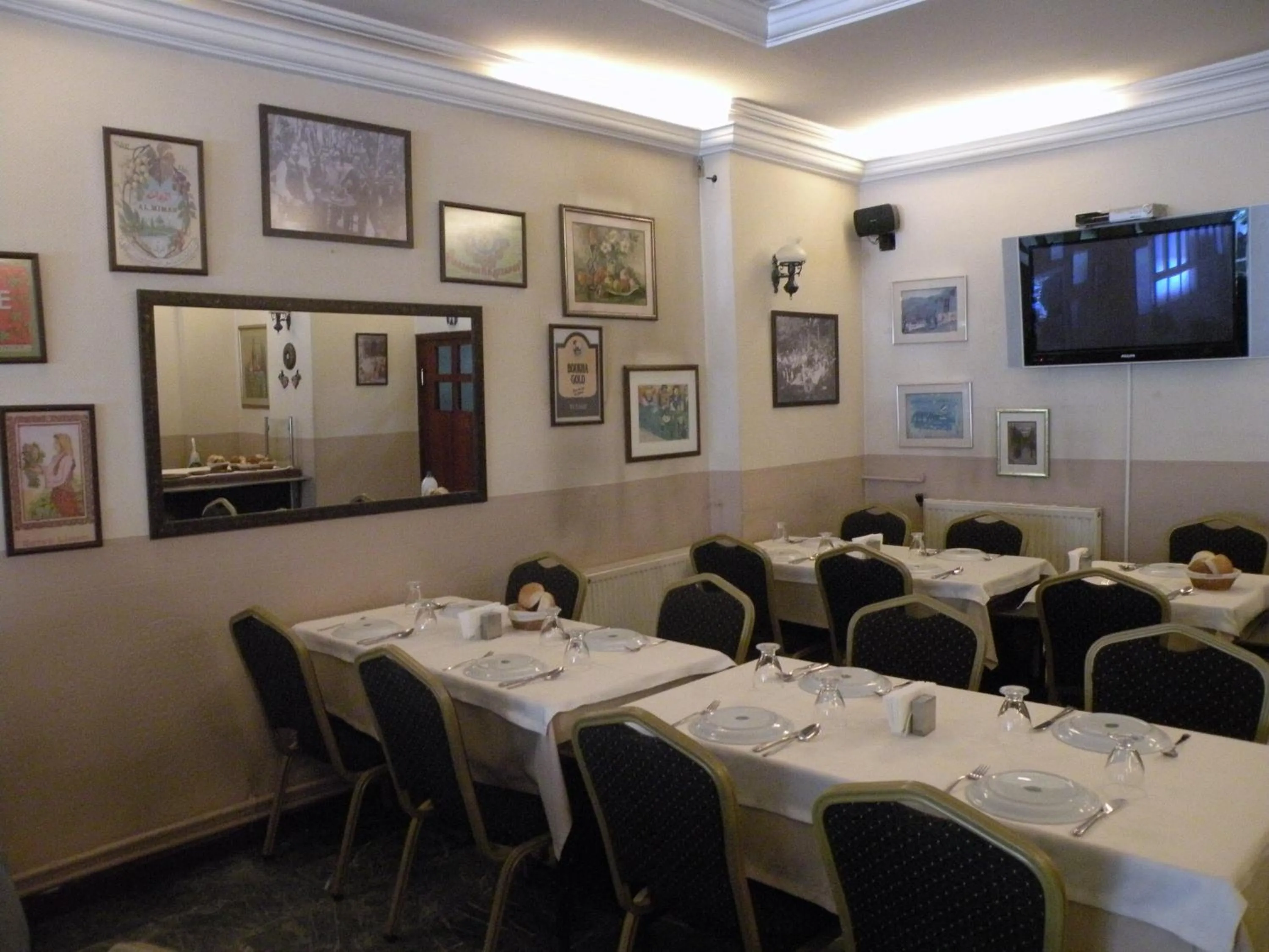 Restaurant/places to eat in First Apart Residence