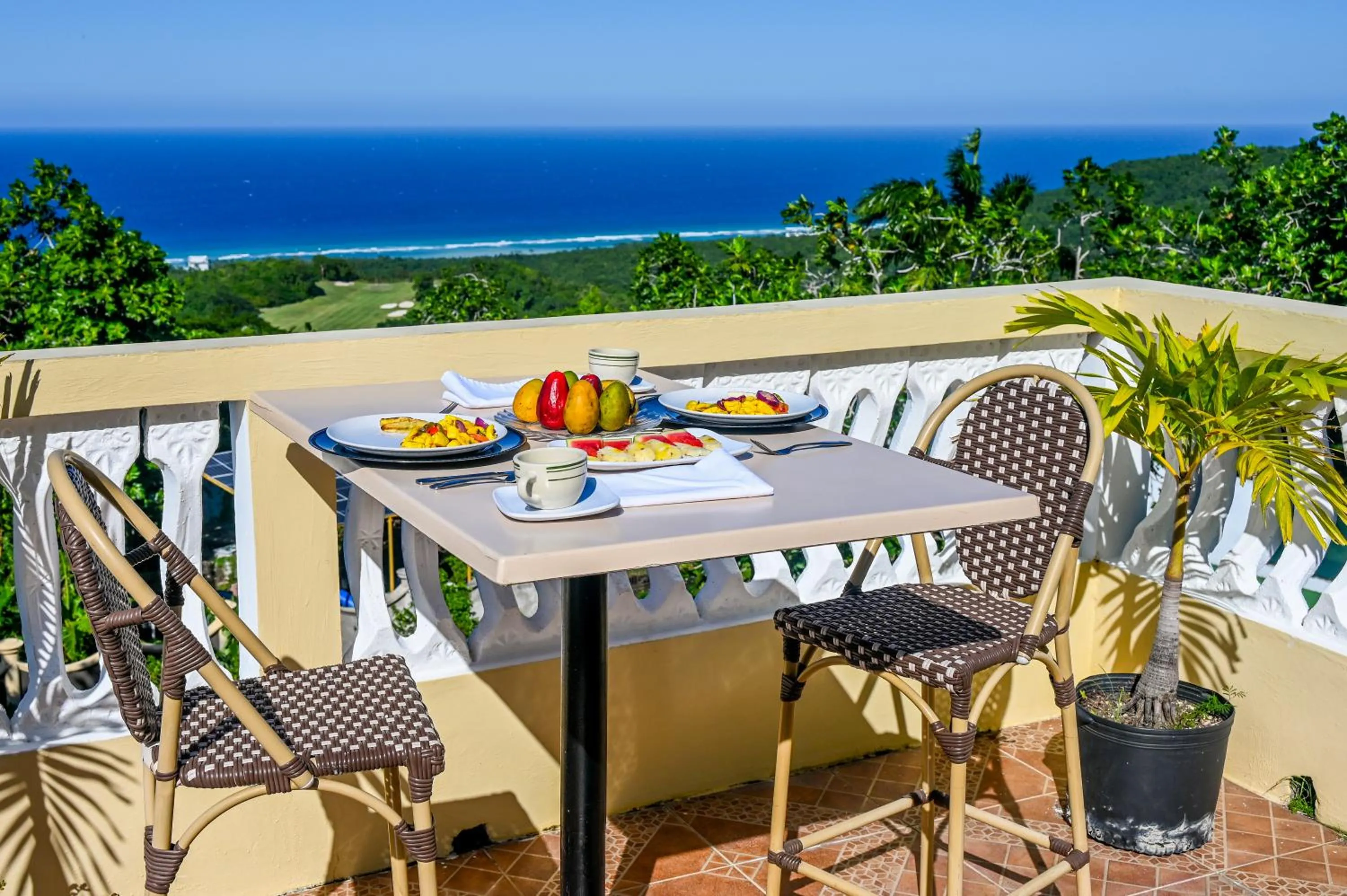 Property building in Takuma Boutque Hotel Hotel Rooms & Suites