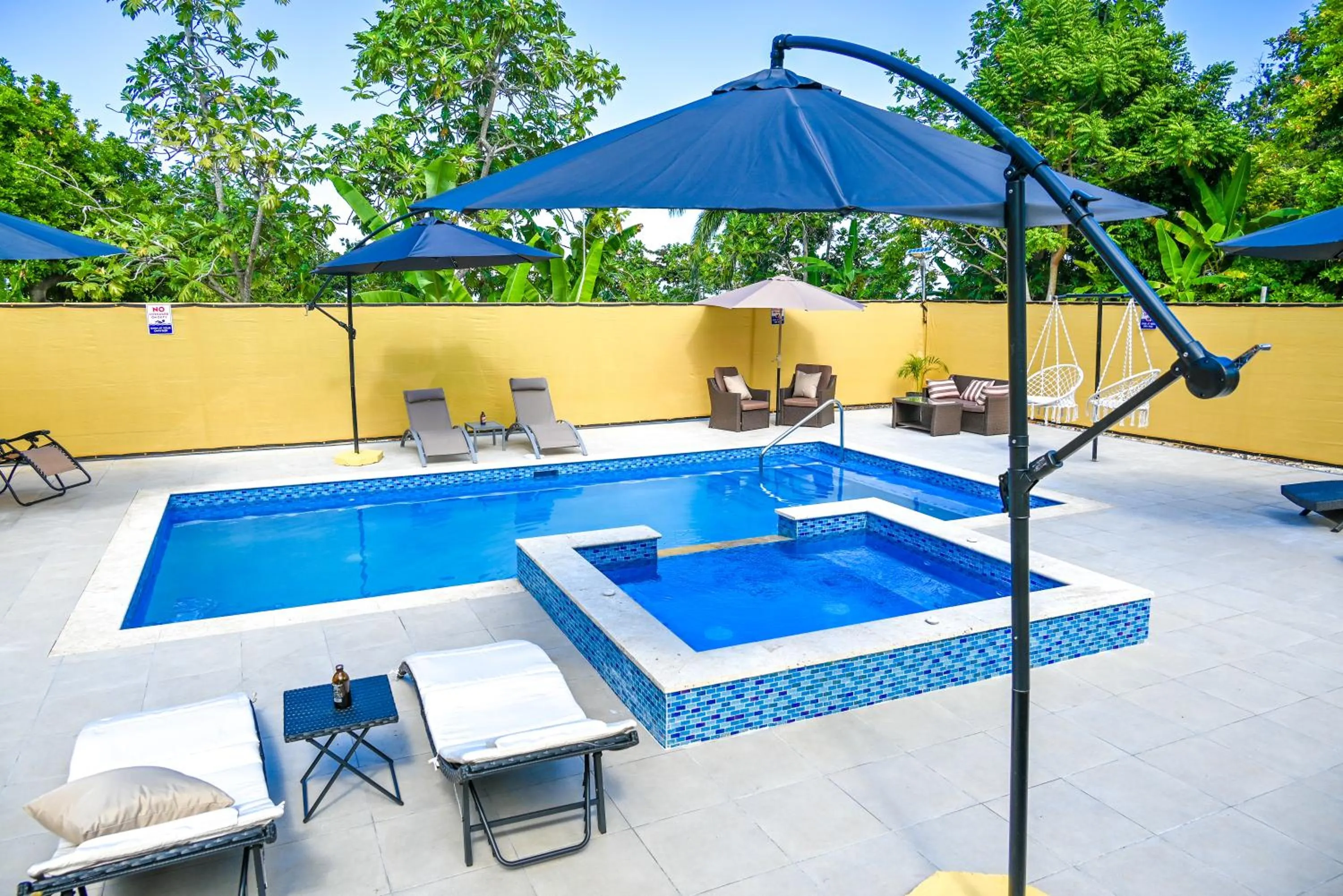 Property building in Takuma Boutque Hotel Hotel Rooms & Suites