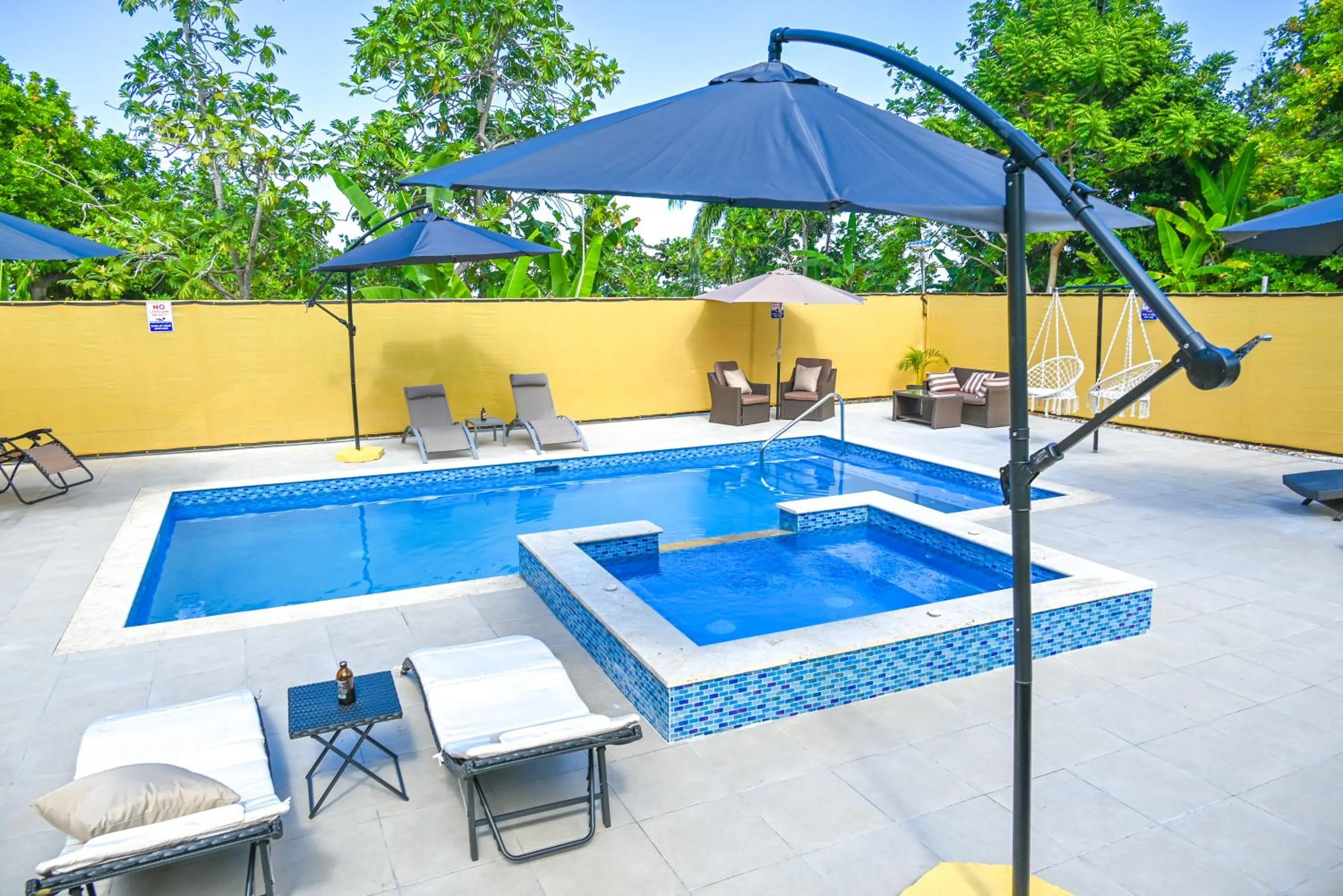 Property building in Takuma Boutque Hotel Hotel Rooms & Suites