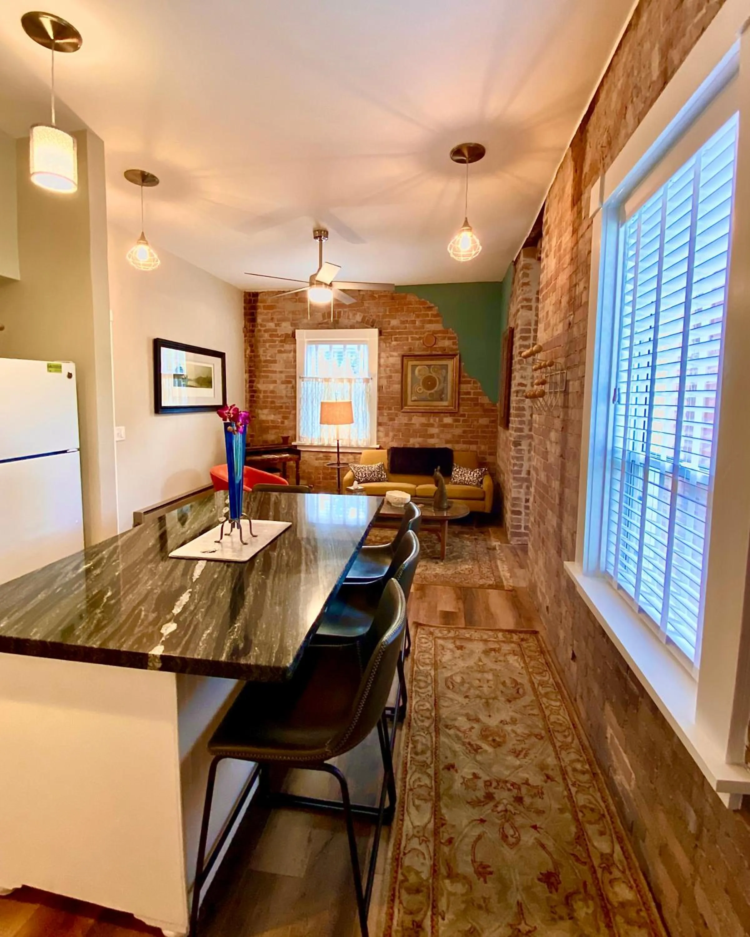 Dining area in Bisbee Brownstone Suites
