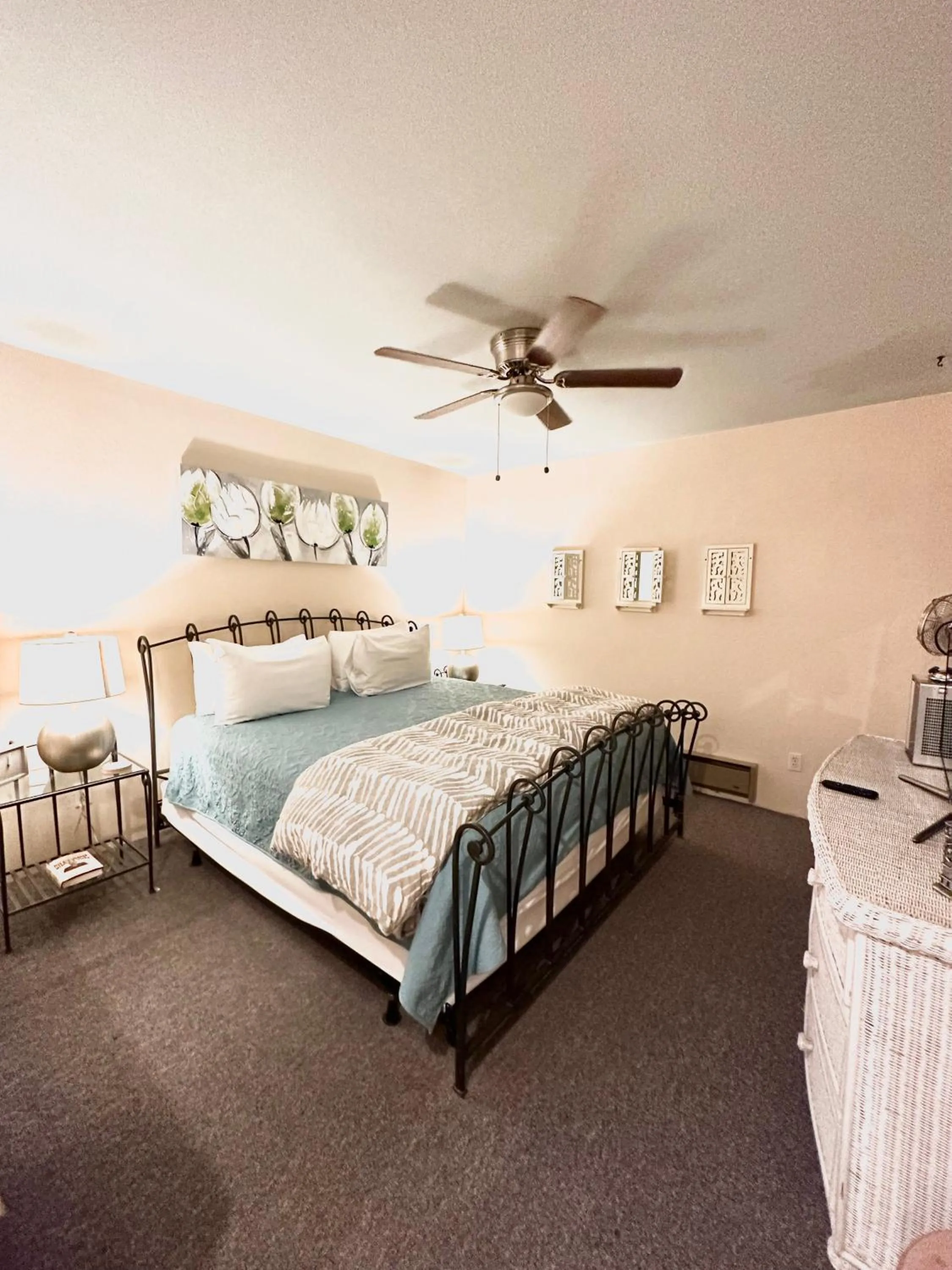 Bedroom, Bed in Bisbee Brownstone Suites