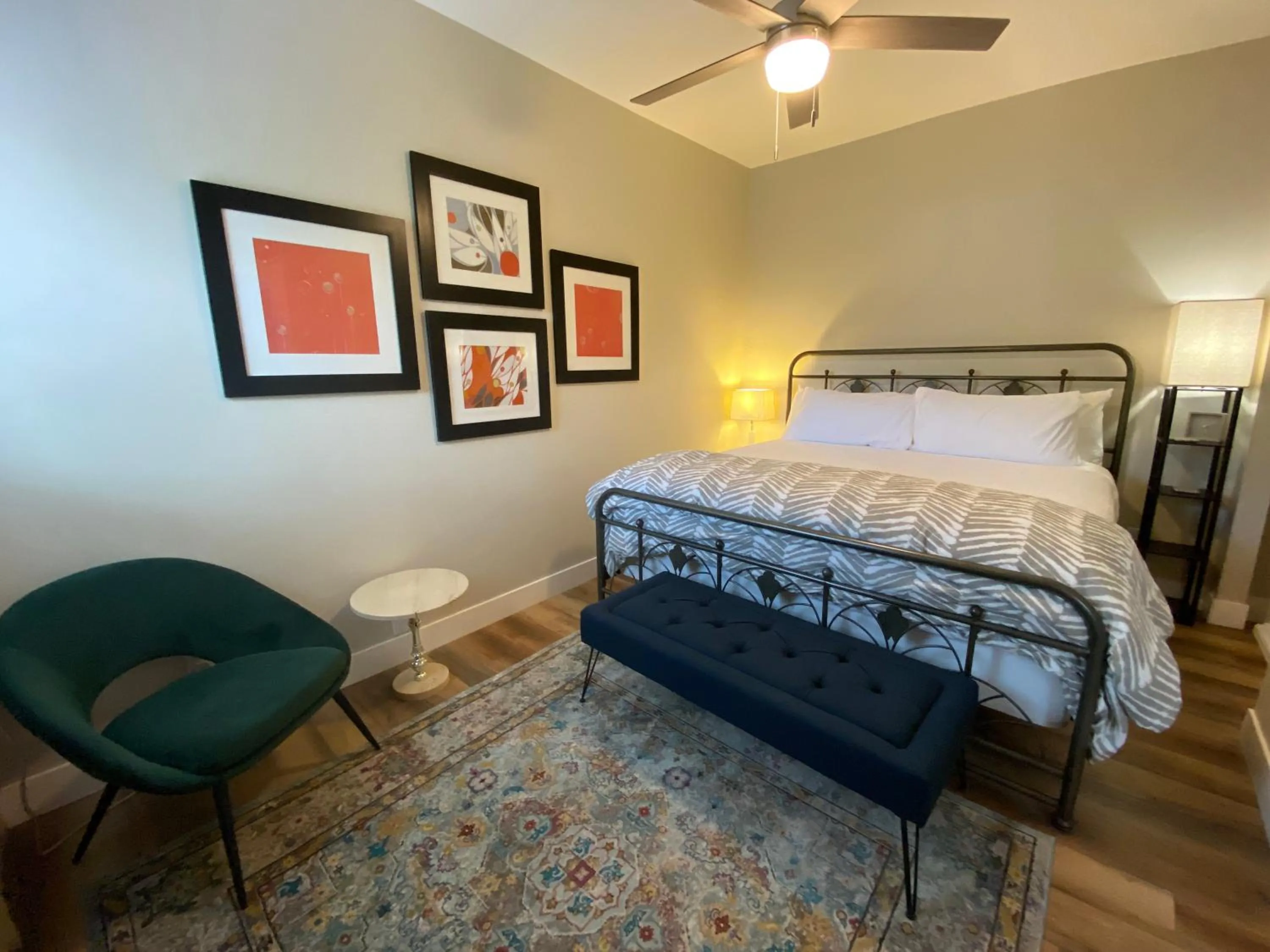Bedroom, Bed in Bisbee Brownstone Suites