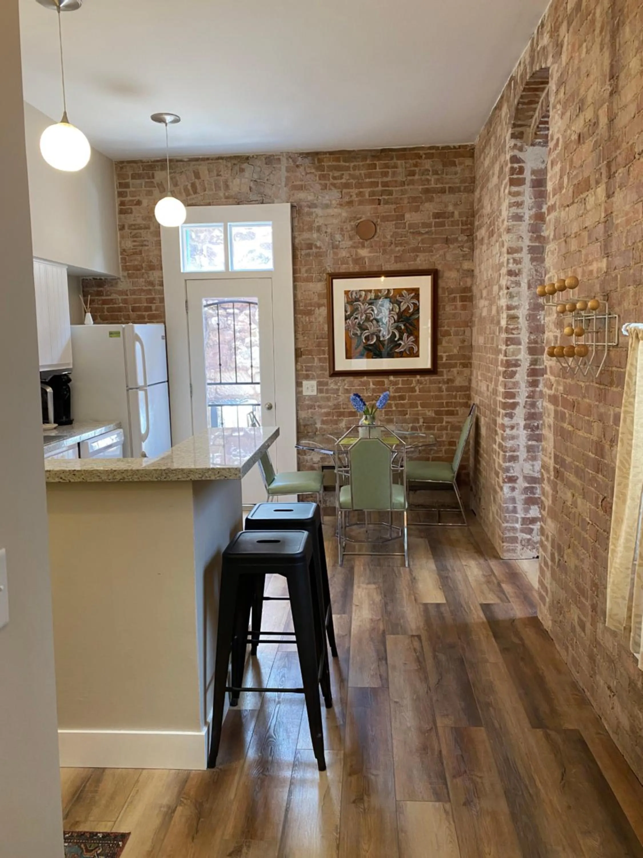Dining area in Bisbee Brownstone Suites