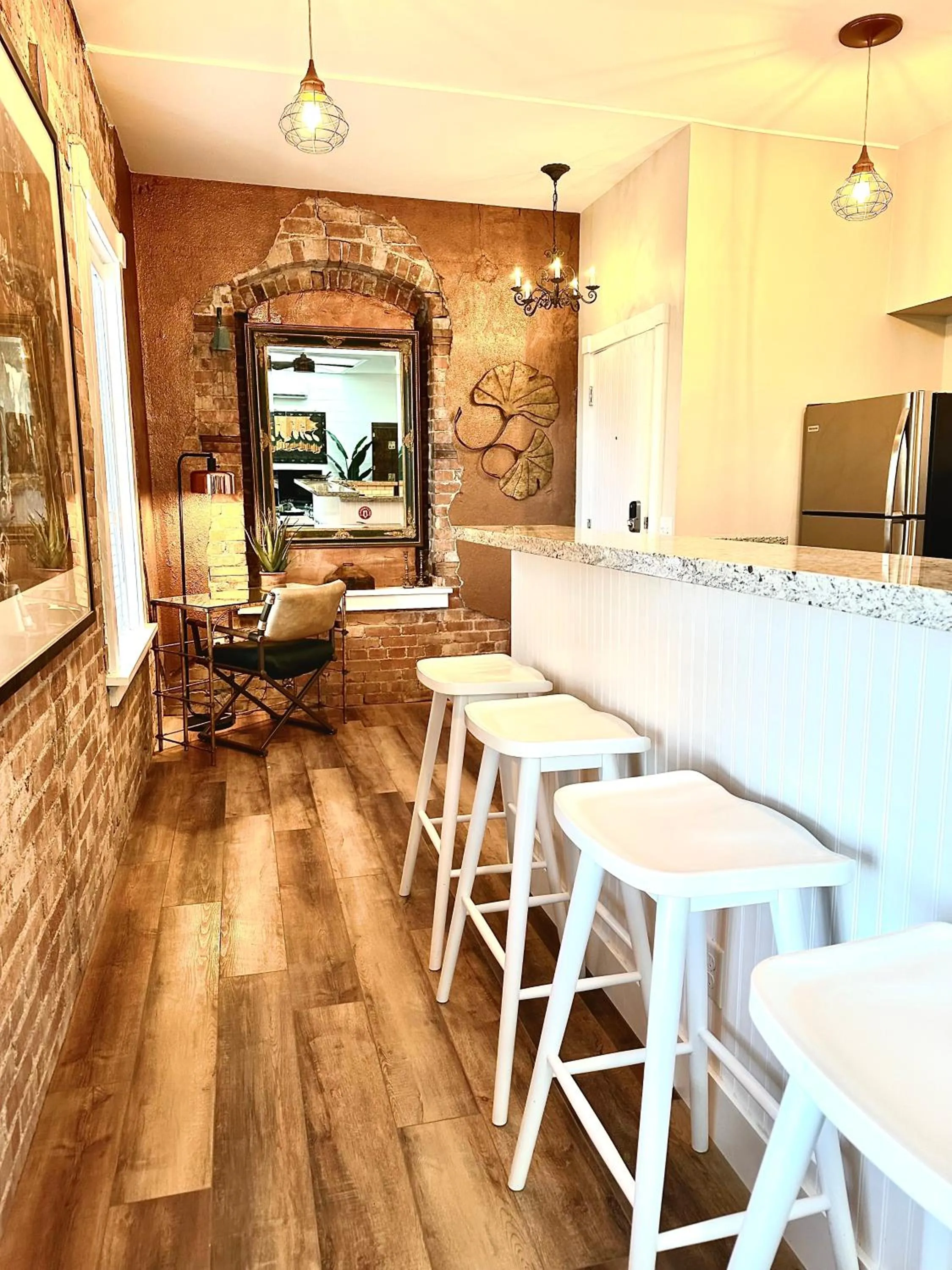 Dining area in Bisbee Brownstone Suites