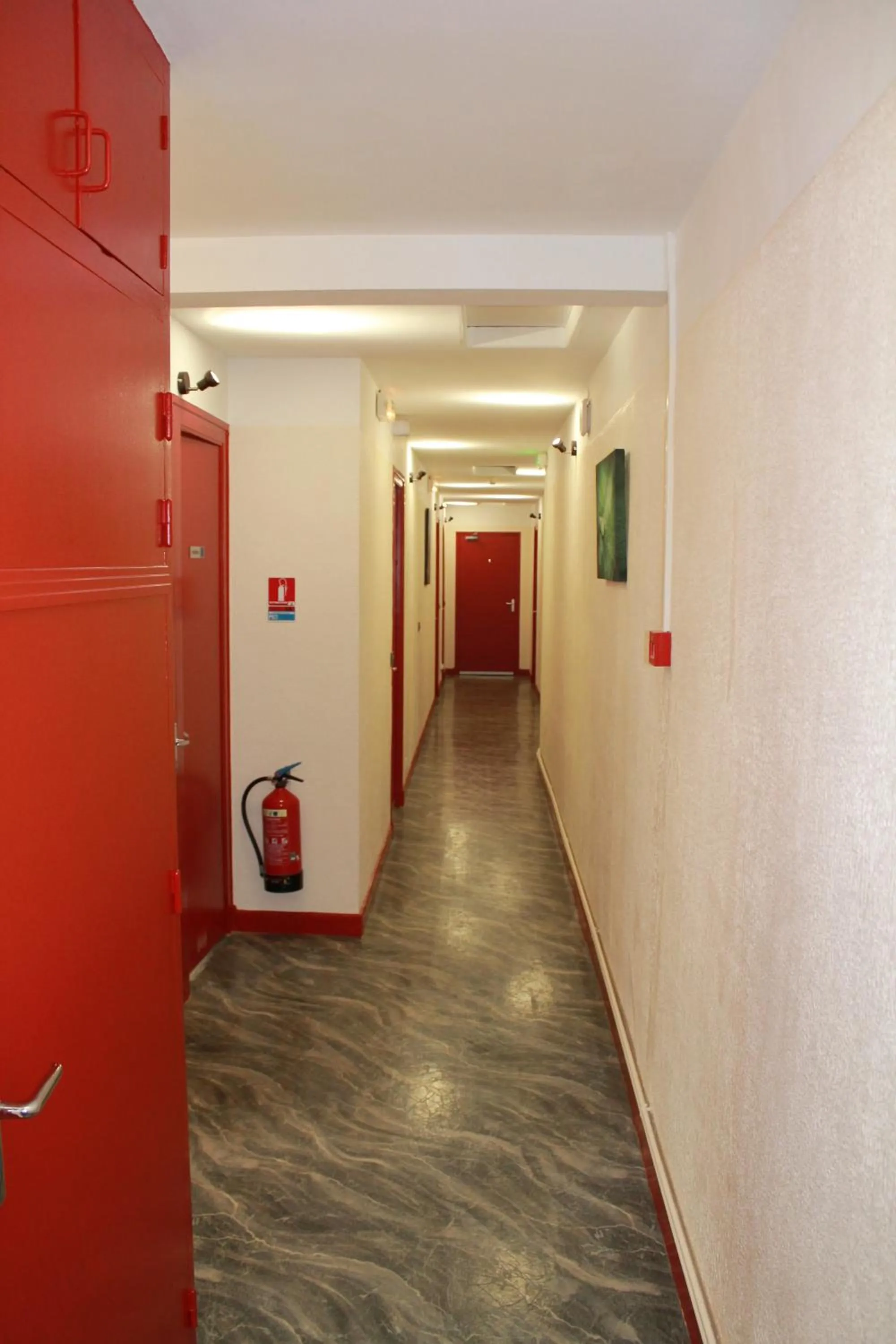 Area and facilities in Logis Hôtel Beauséjour