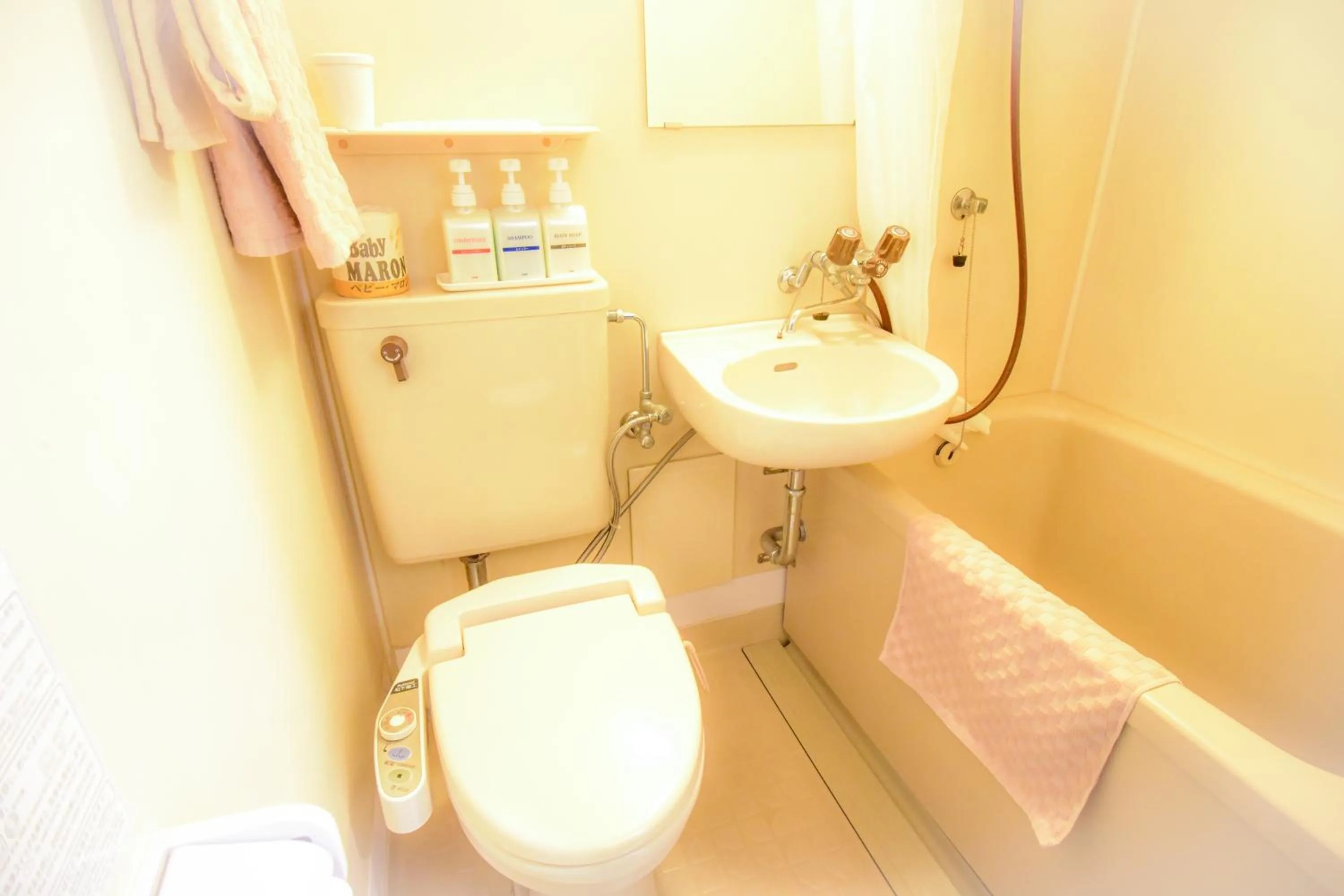 Bathroom in Kamata Inn Social