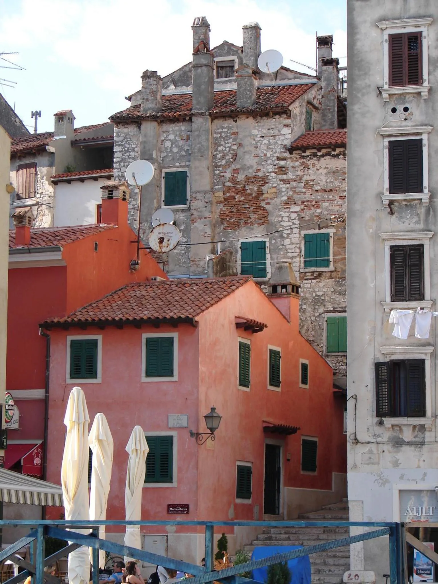 Area and facilities in Villa Cissa Apartments by Irundo