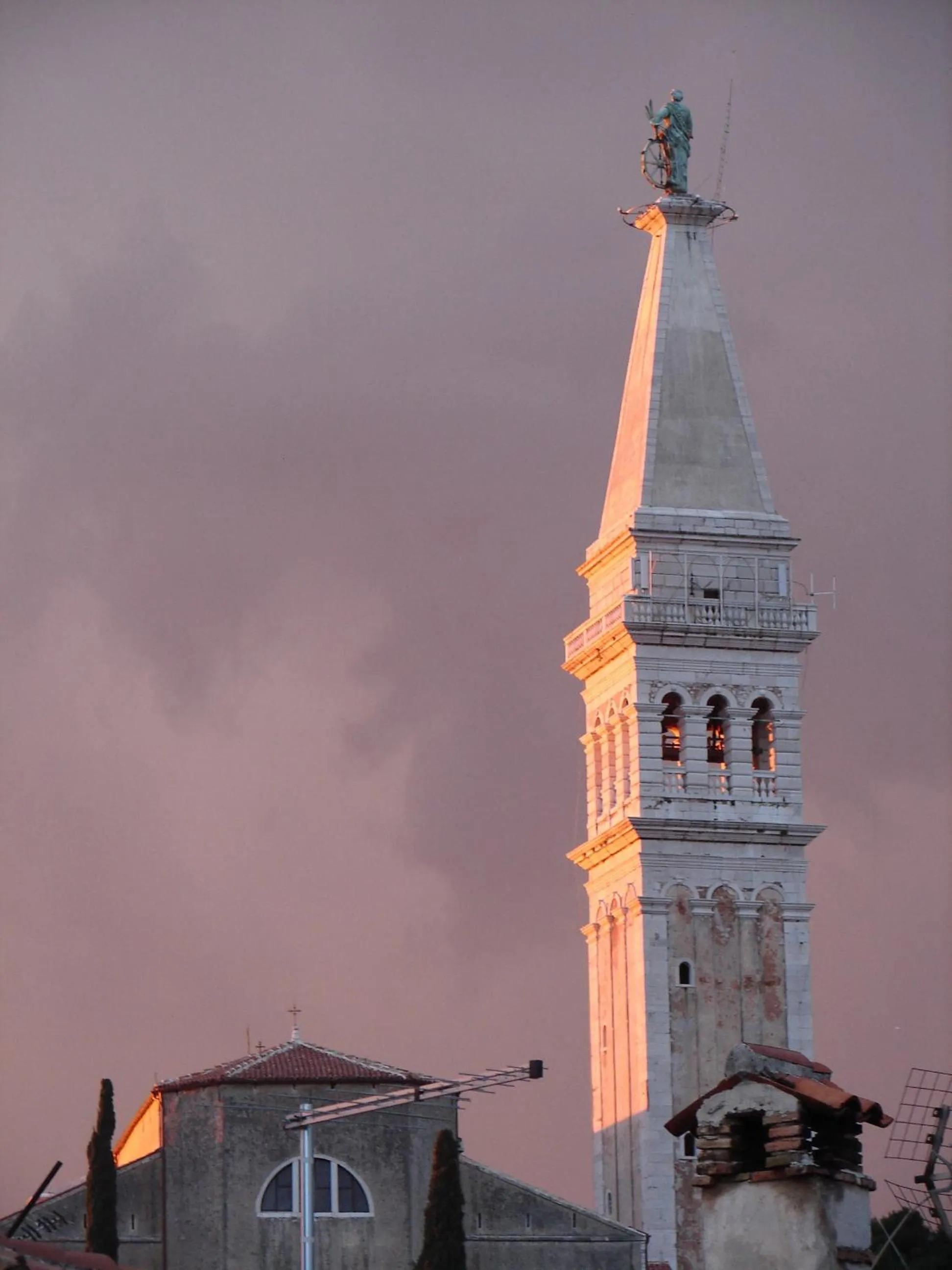 Area and facilities in Villa Cissa Apartments by Irundo