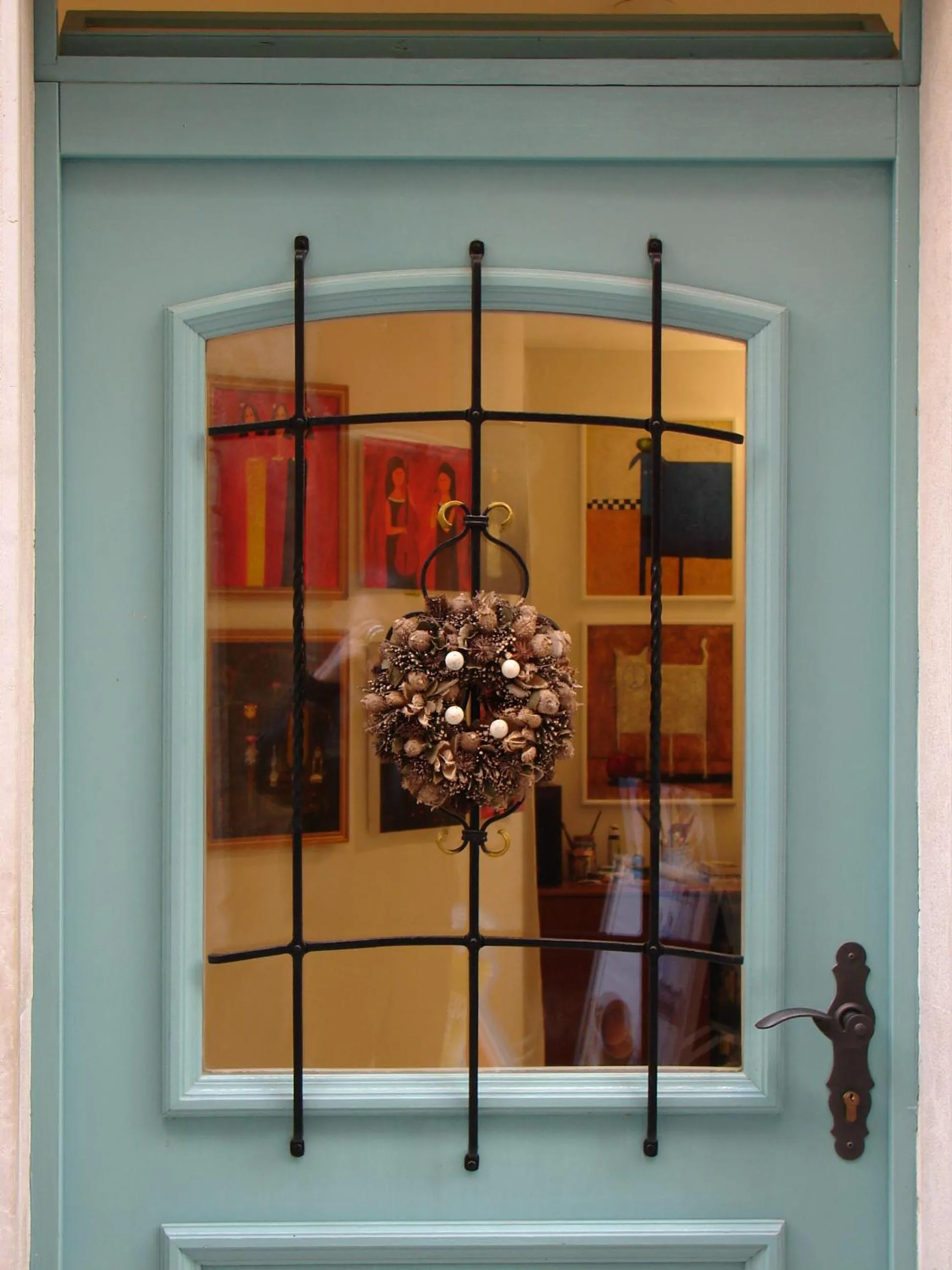 Facade/entrance in Villa Cissa Apartments by Irundo