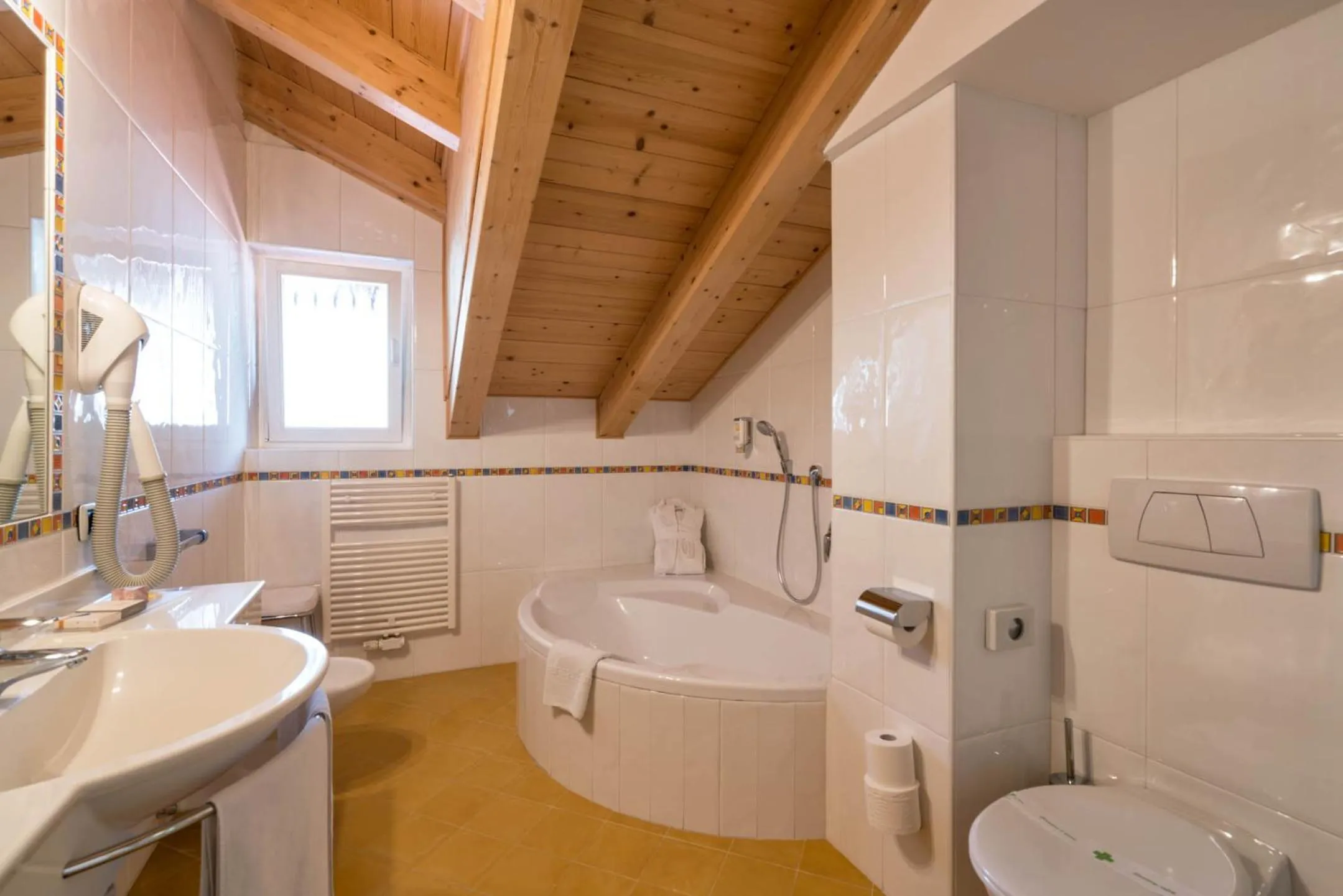 Toilet in Hotel Hell