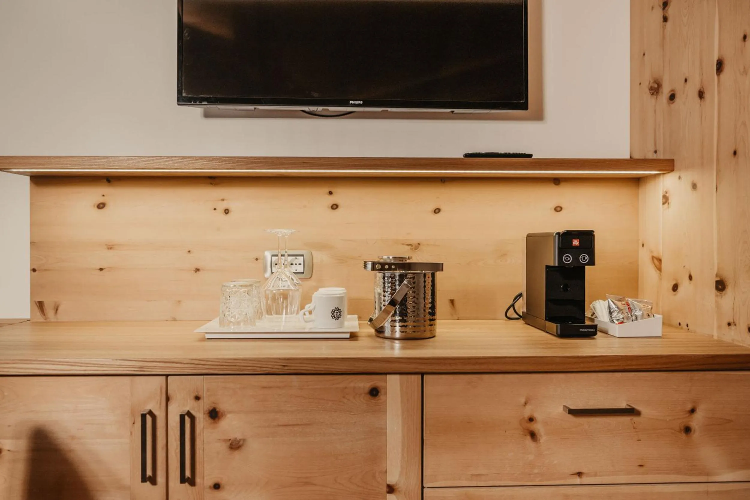 room service in Hotel Hell