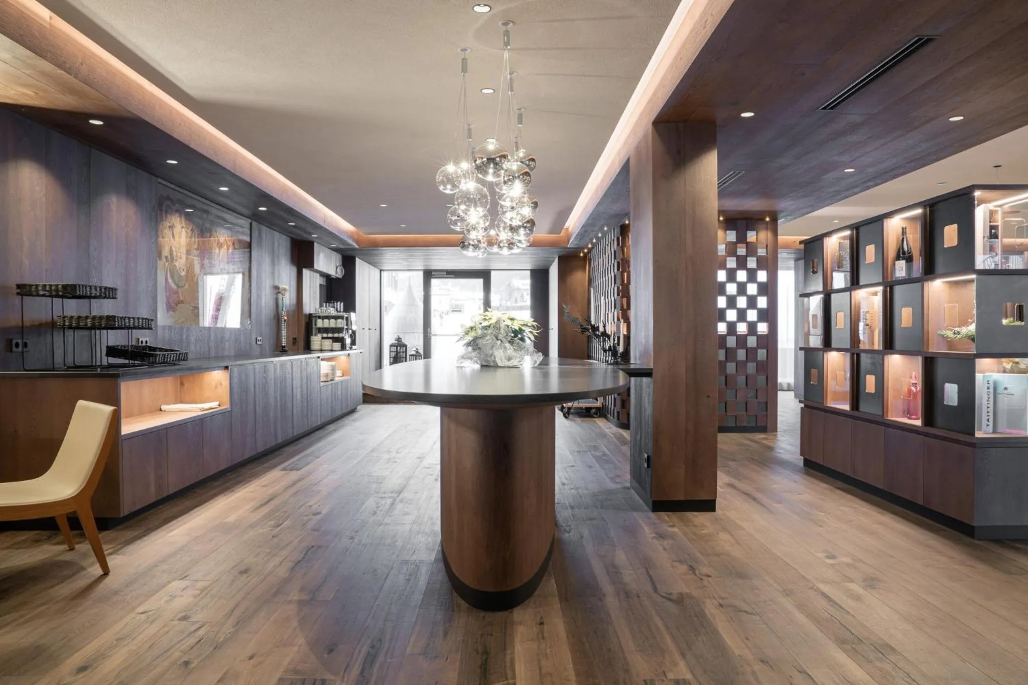 Breakfast in Hotel Hell