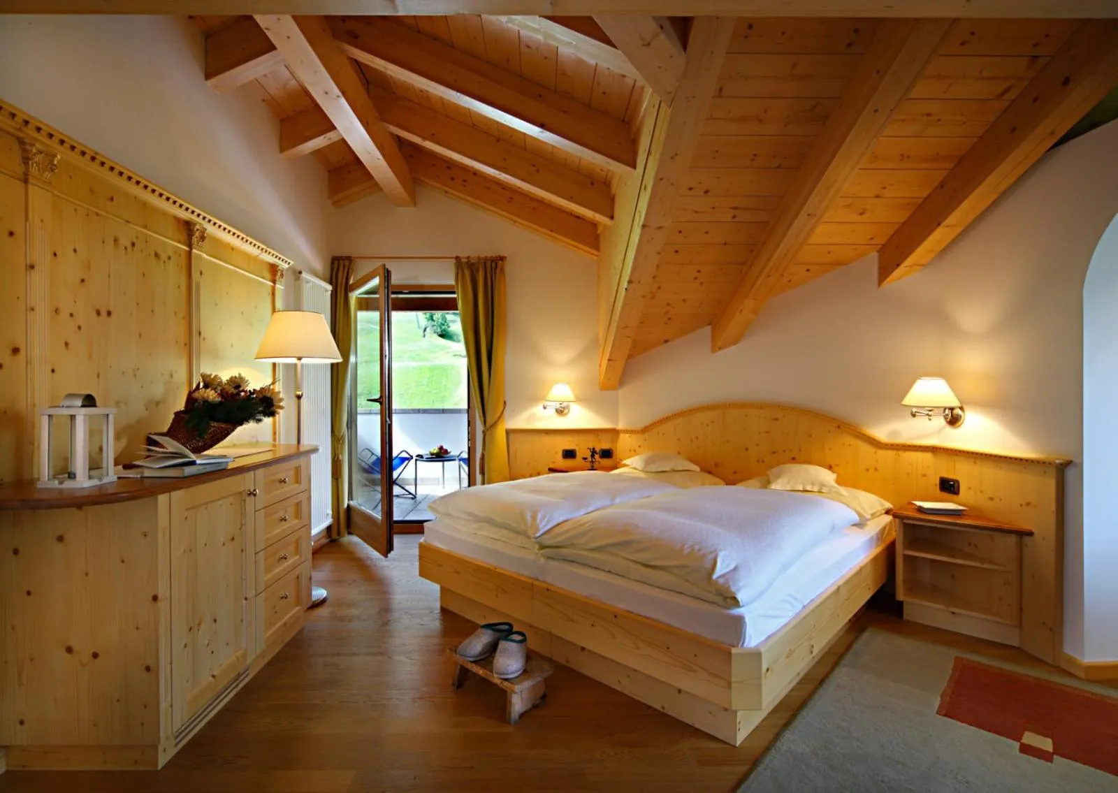 Balcony/Terrace, Bed in Hotel Hell