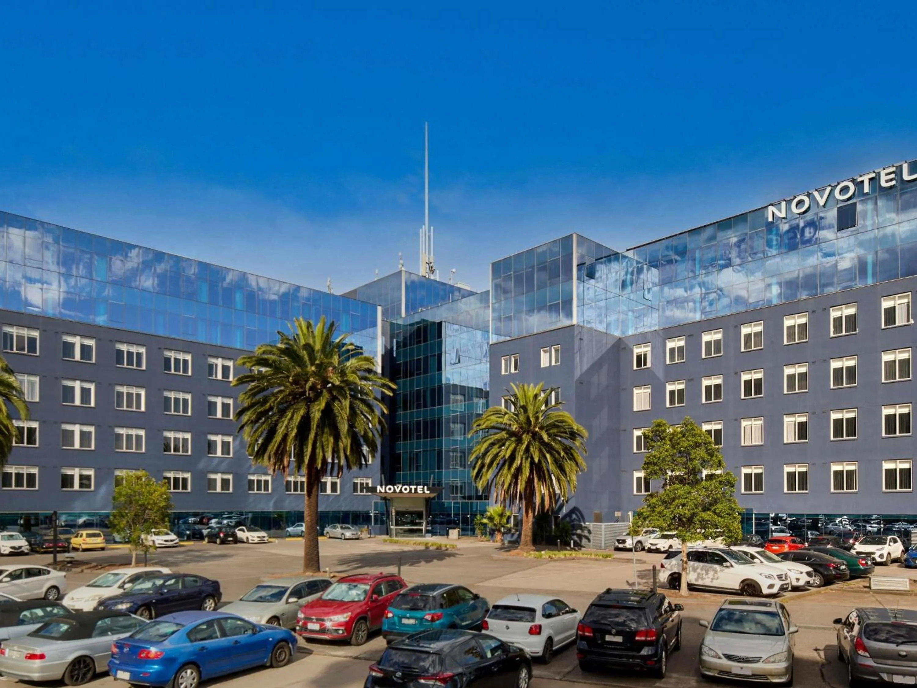 Property building in Novotel Melbourne Preston