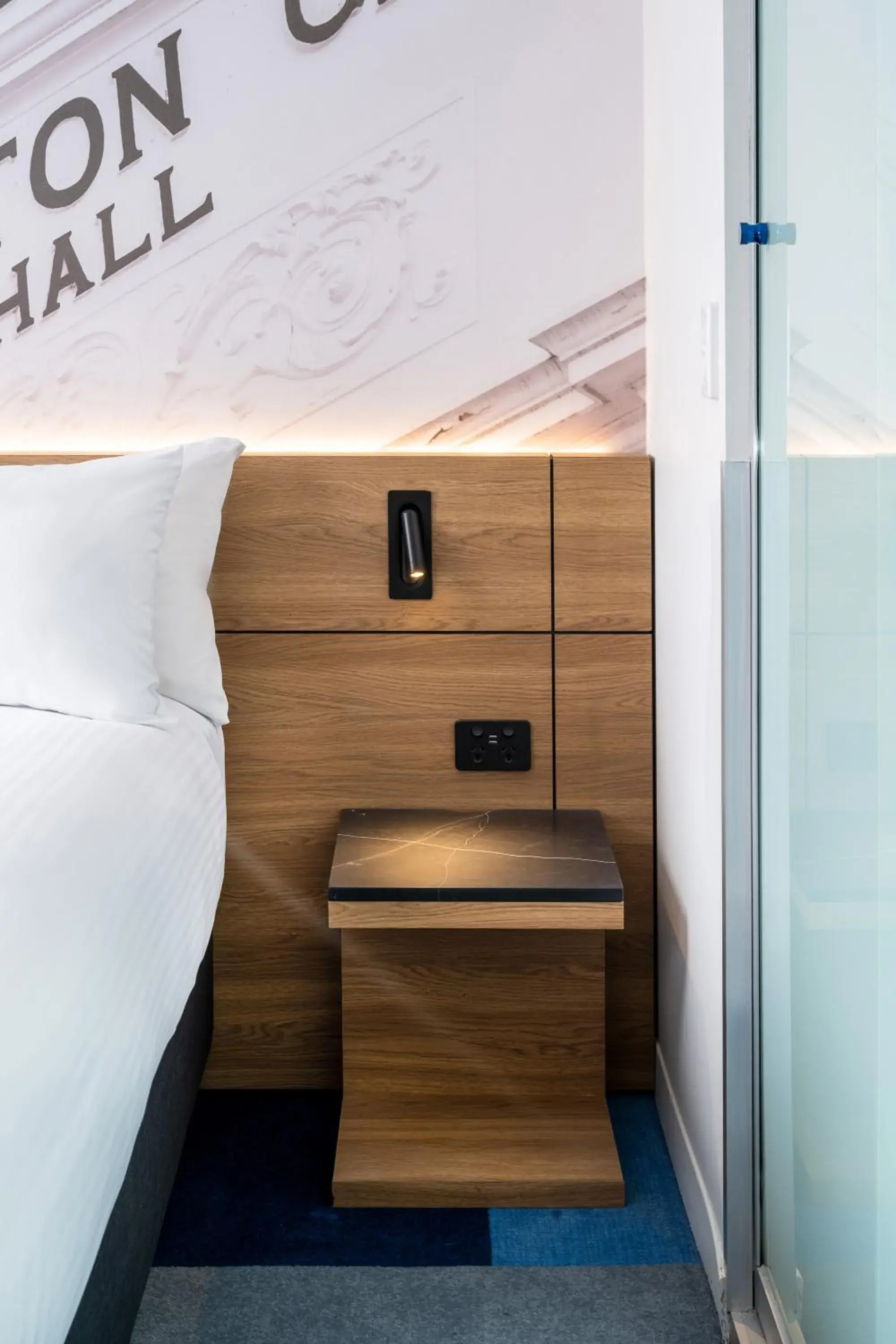 Deluxe Queen Room in Novotel Melbourne Preston Deluxe Queen Room in Novotel Melbourne Preston