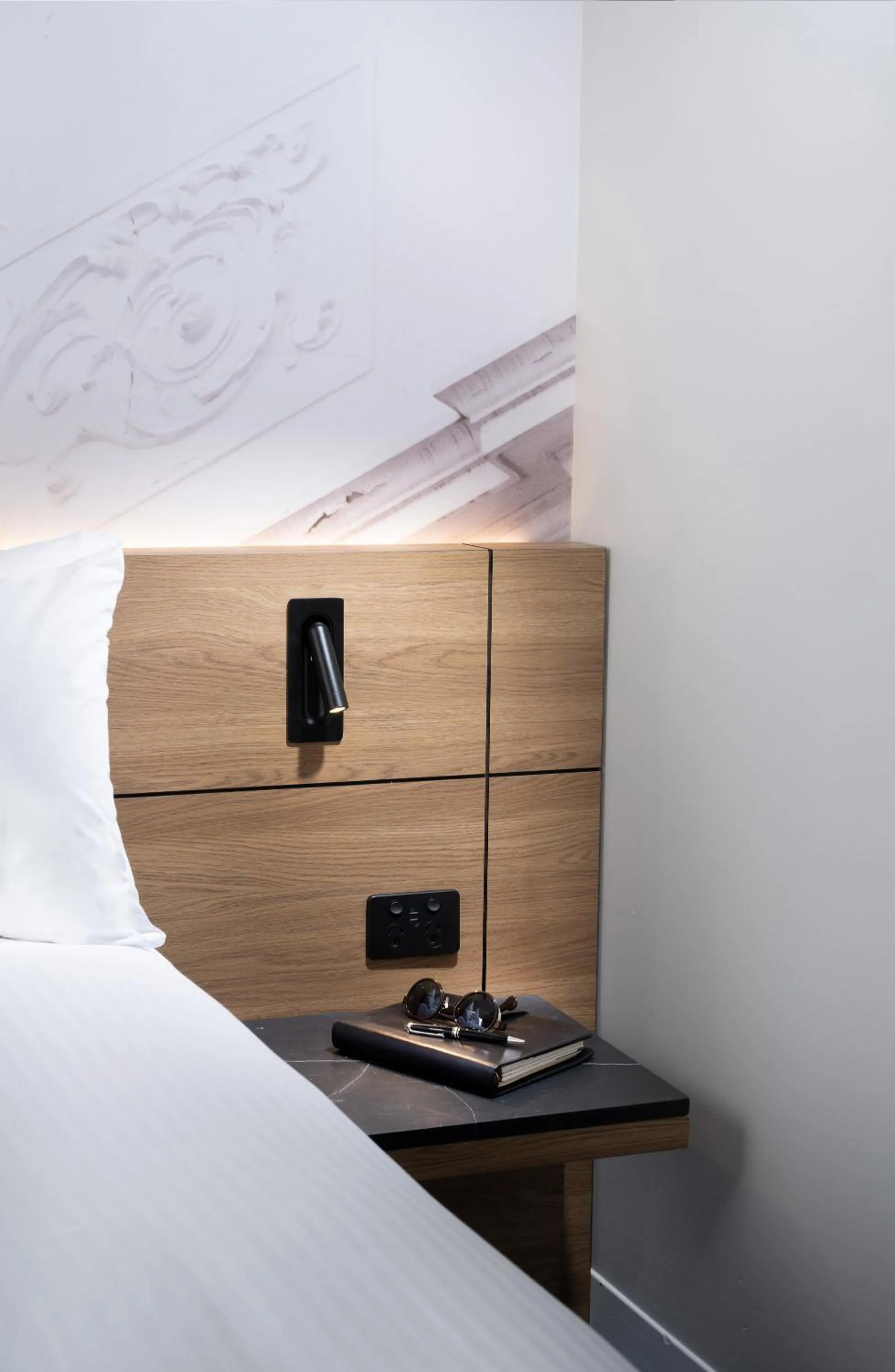 Bed in Novotel Melbourne Preston